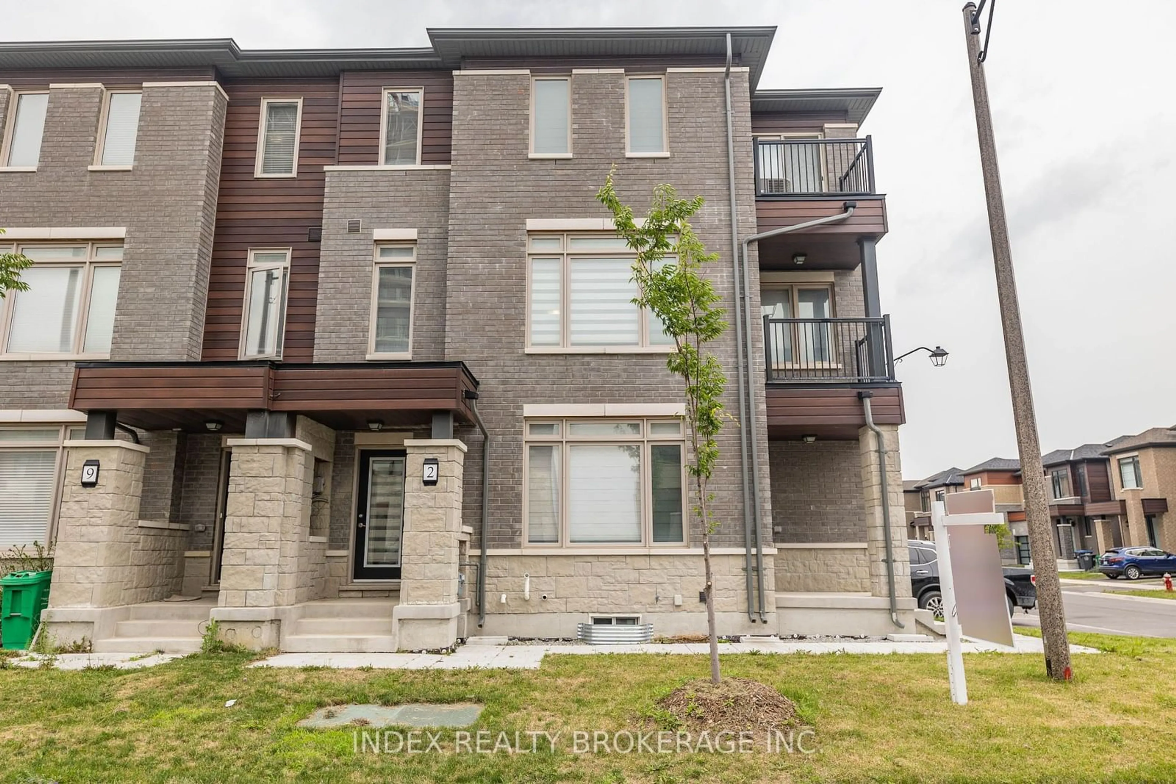 A pic from exterior of the house or condo for 2 Haydrop Rd, Brampton Ontario L4H 3N5