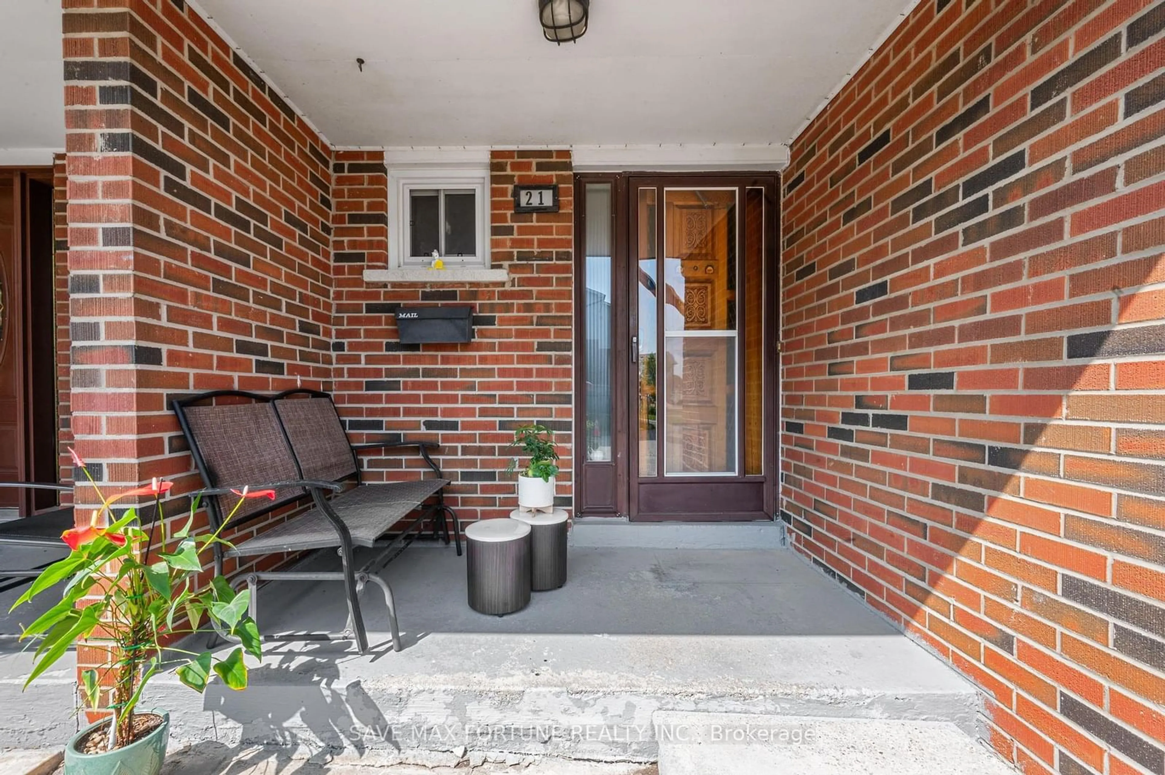 Patio for 7406 Darcel Ave #21, Mississauga Ontario L4T 2X7