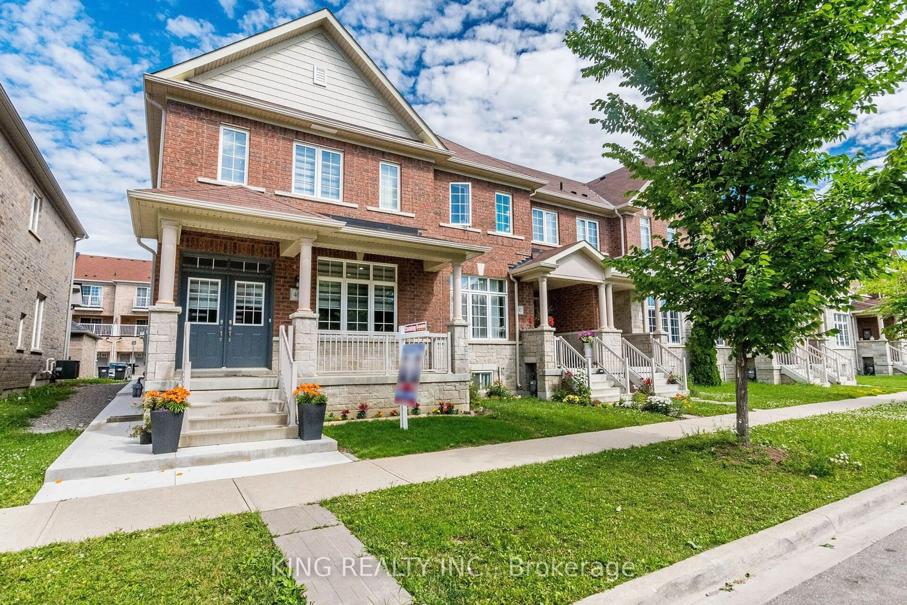 A pic from exterior of the house or condo for 40 Saint Dennis Rd, Brampton Ontario L6R 3W7