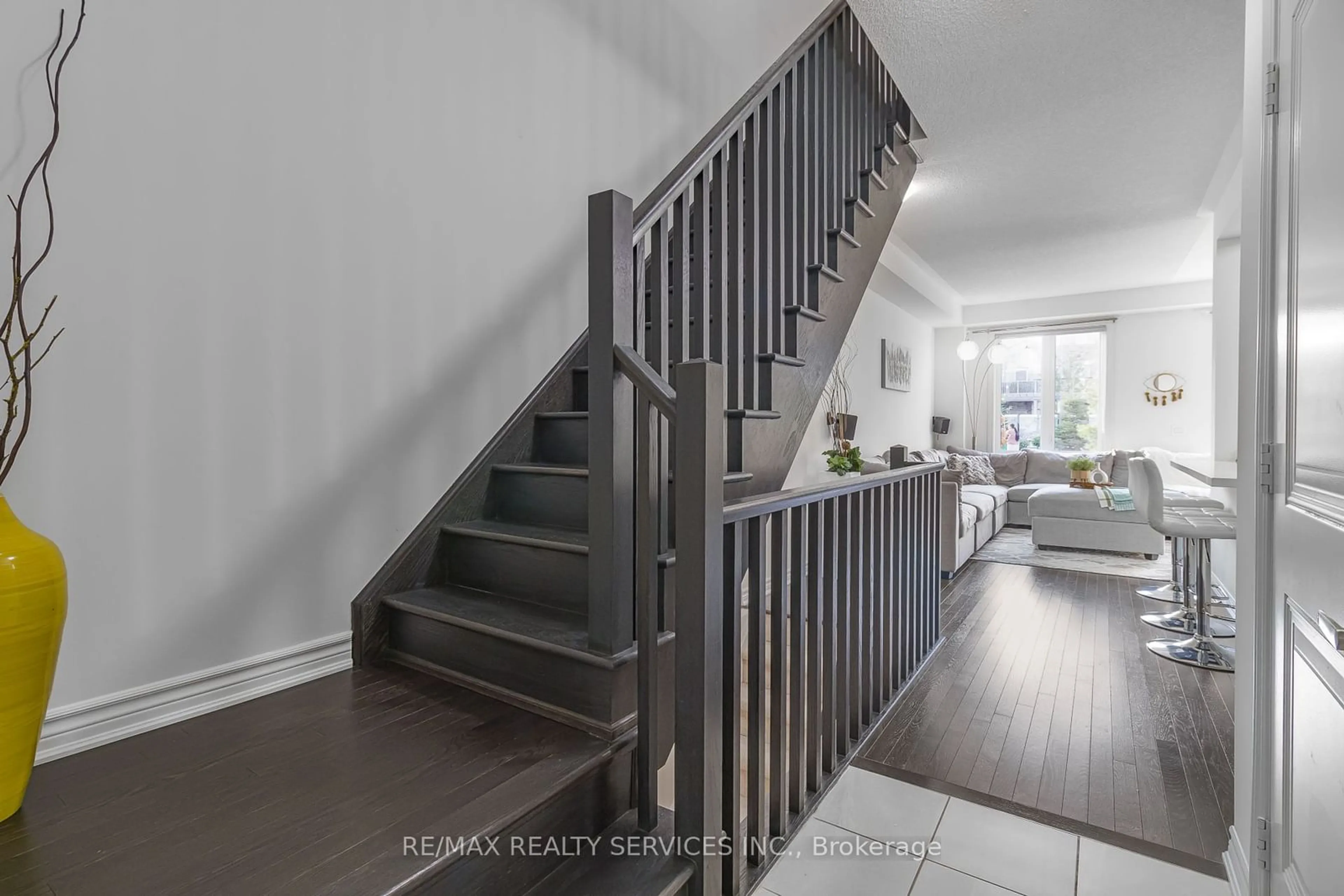 Stairs for 50 Edinburgh Dr #26, Brampton Ontario L6Y 1N9