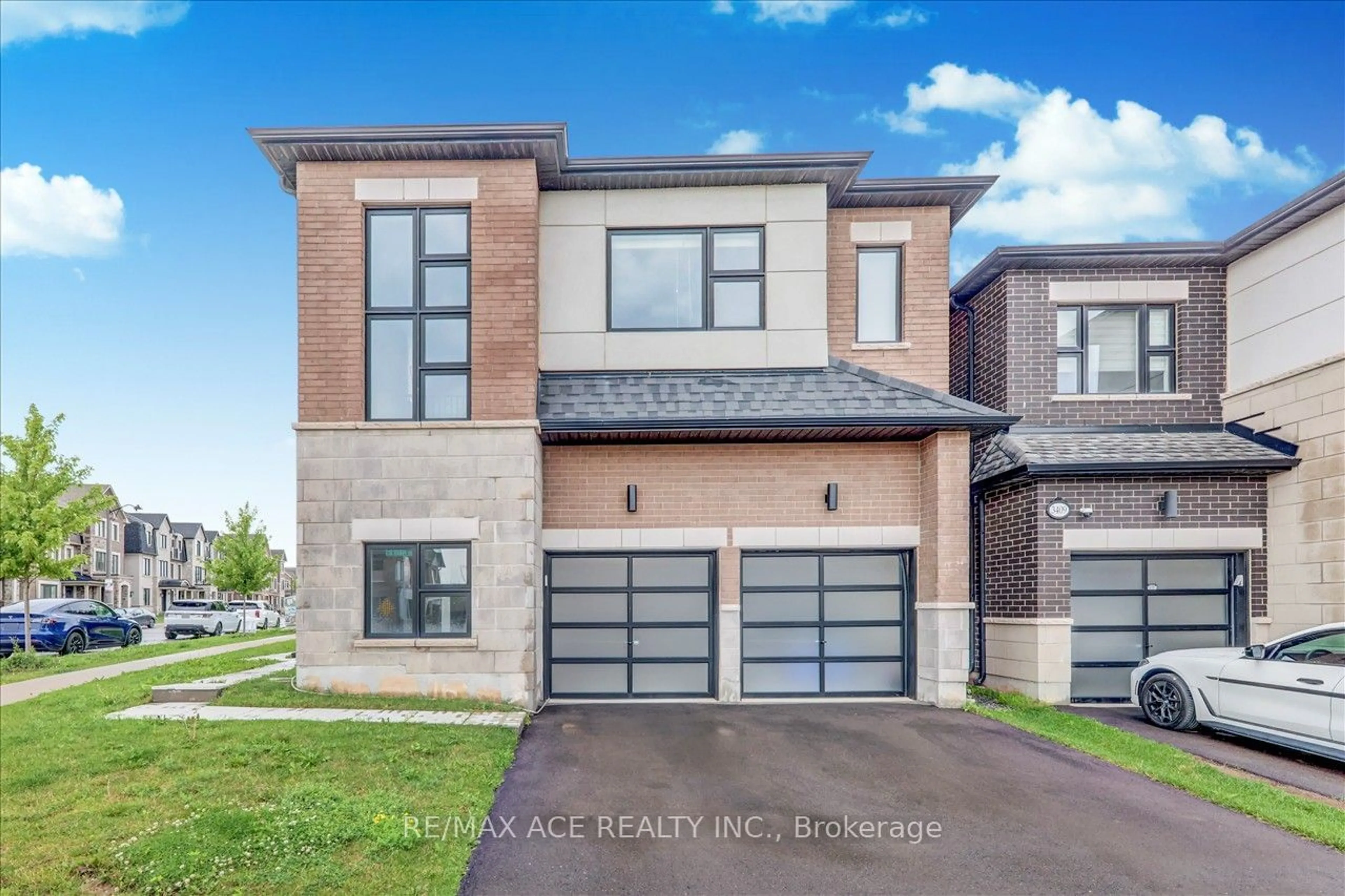 Home with brick exterior material for 142 Settlers Rd, Oakville Ontario L6H 7C8