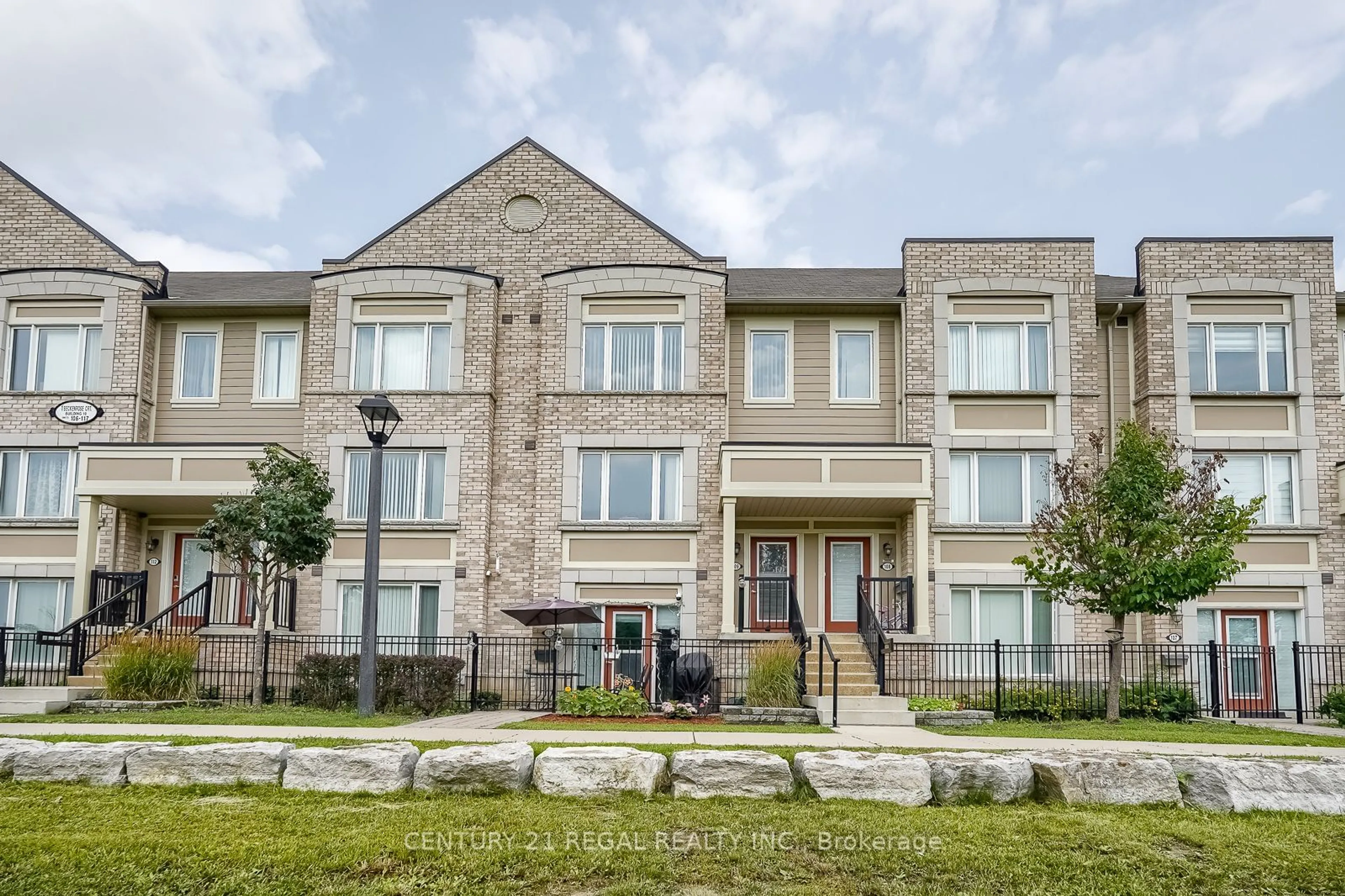 A pic from exterior of the house or condo for 1 Beckenrose Crt #109, Brampton Ontario L6Y 6G2