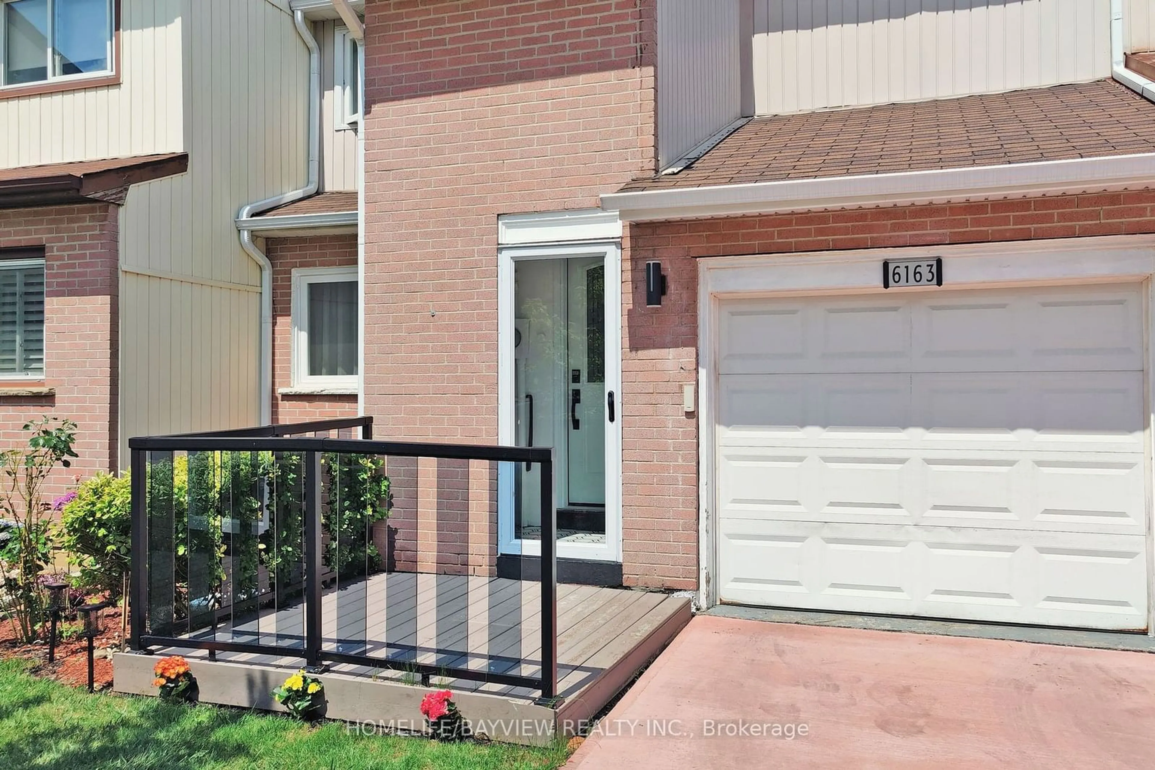 A pic from exterior of the house or condo for 6163 Townwood Crt, Mississauga Ontario L5N 2L4