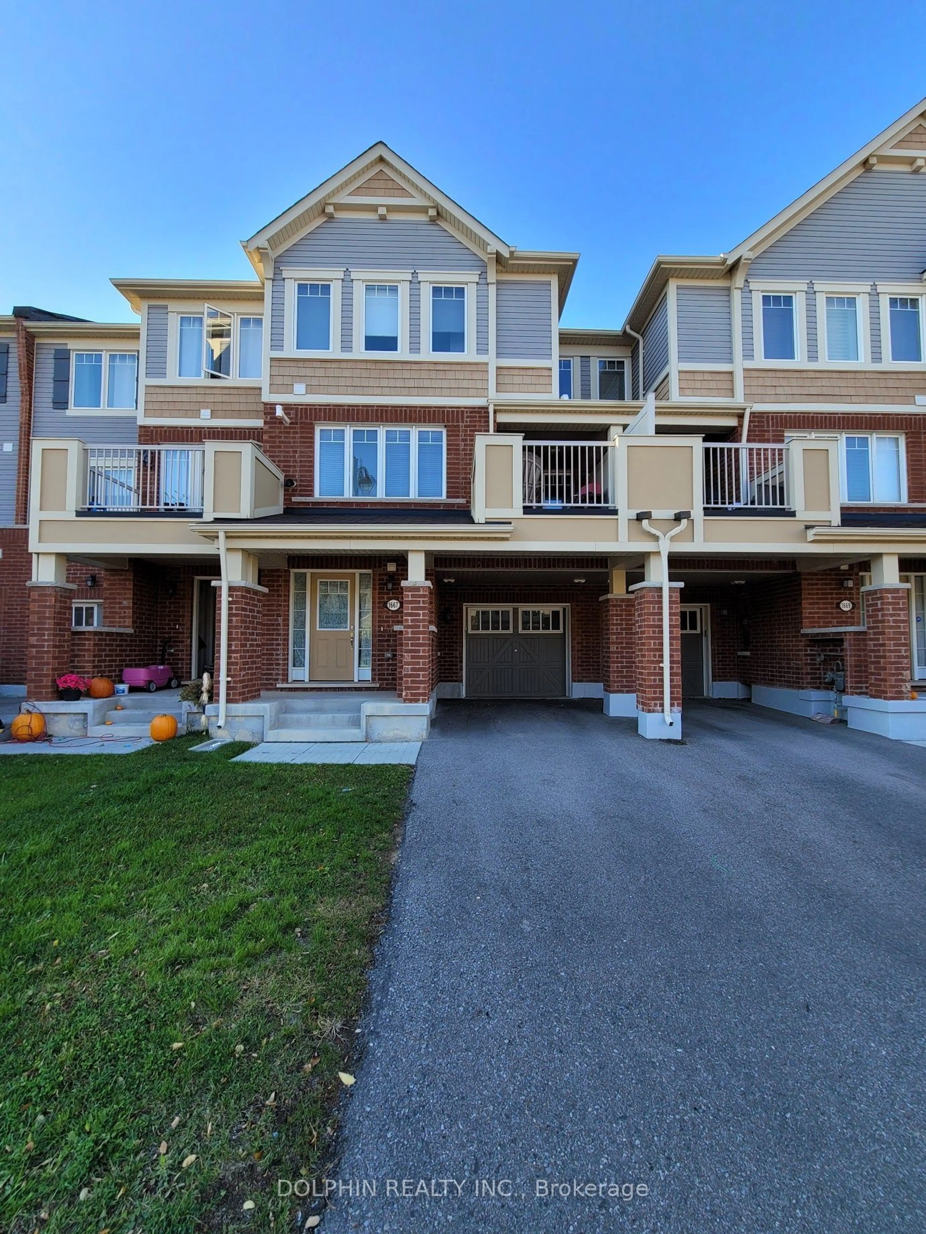 A pic from exterior of the house or condo for 1667 Copeland Circ, Milton Ontario L9T 8X8