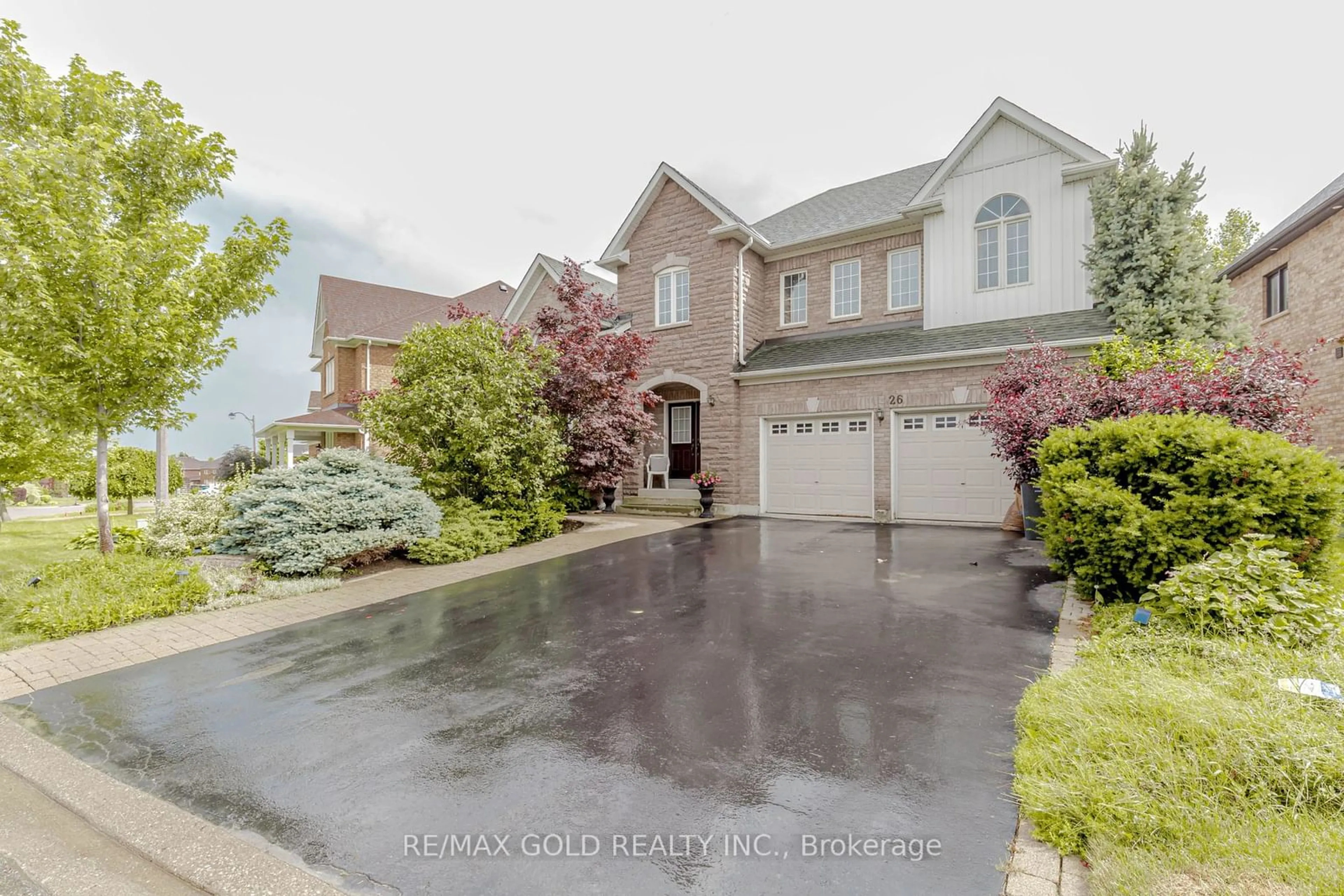 Frontside or backside of a home for 26 Donwoods Crt, Brampton Ontario L6P 1T1