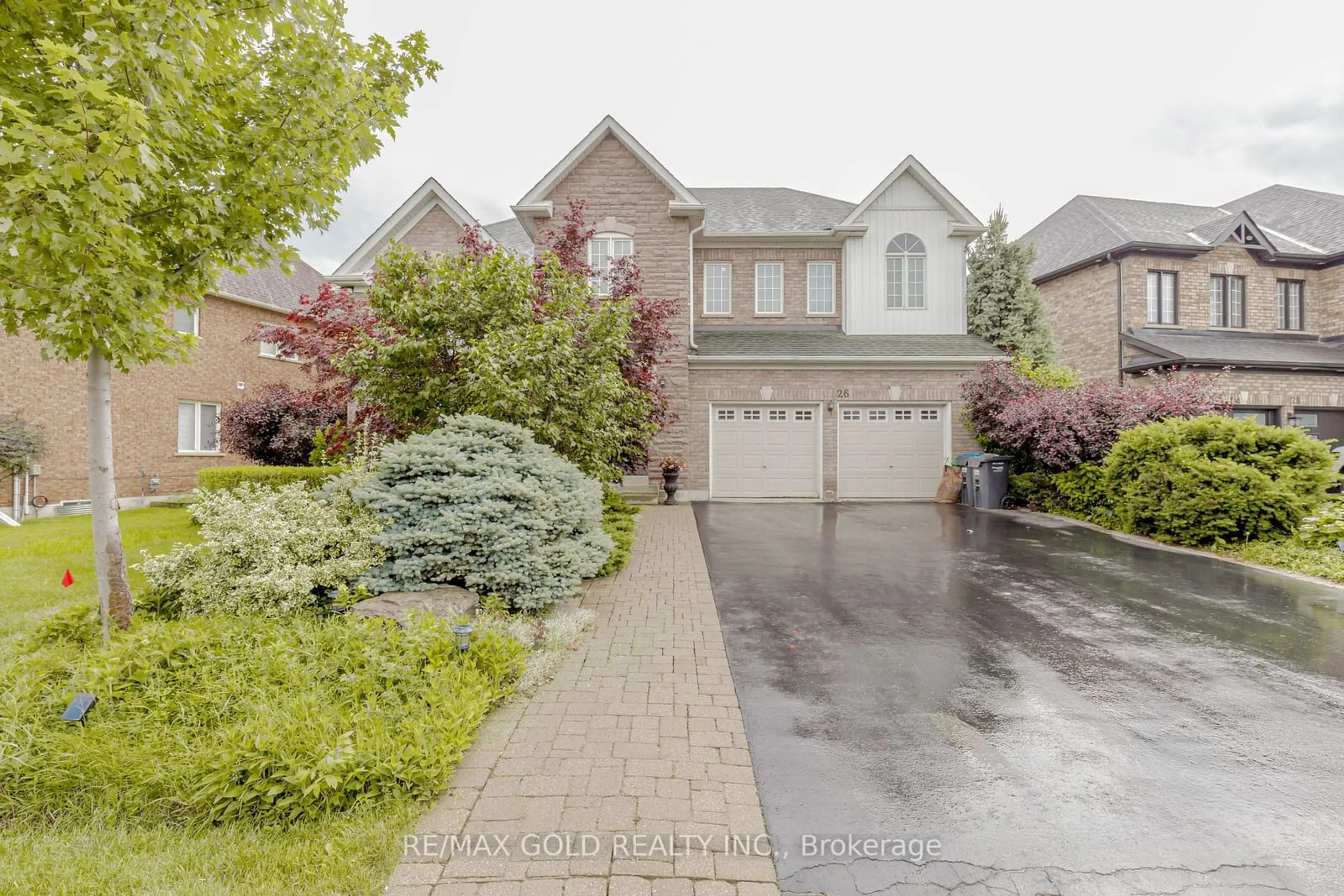 Frontside or backside of a home for 26 Donwoods Crt, Brampton Ontario L6P 1T1