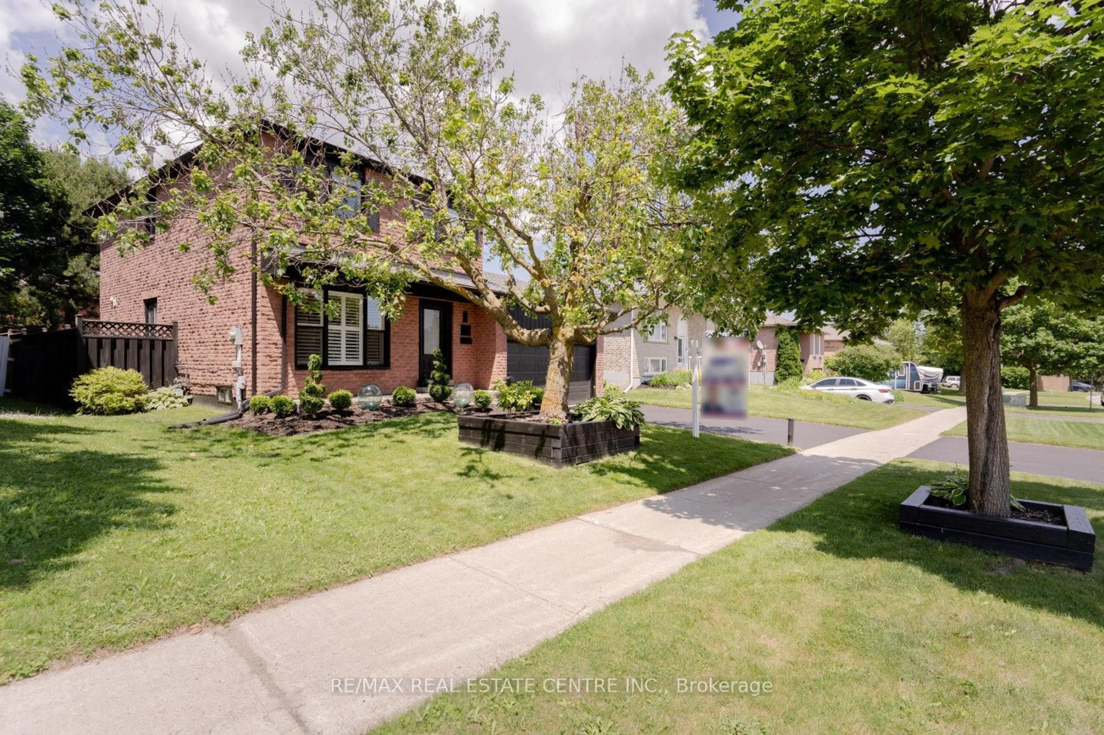Street view for 433 College Ave, Orangeville Ontario L9W 4H4