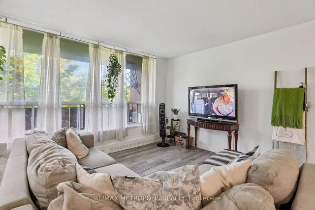 Additional property image - 15 London Green Crt Unit 509