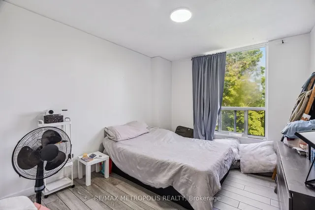Additional property image - 15 London Green Crt Unit 509