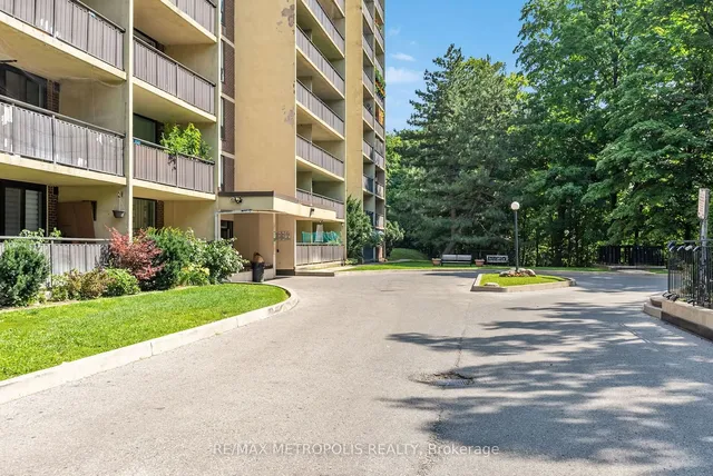 Additional property image - 15 London Green Crt Unit 509