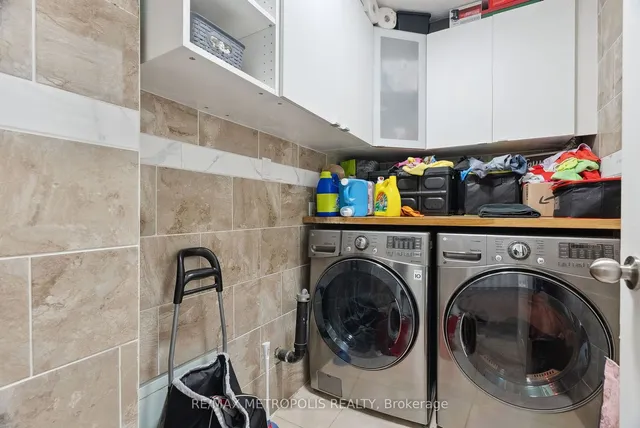 Additional property image - 15 London Green Crt Unit 509