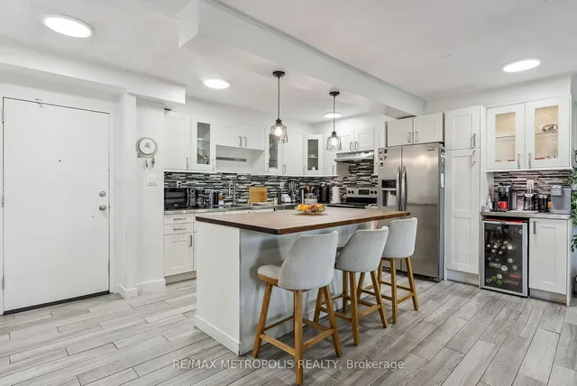 Additional property image - 15 London Green Crt Unit 509