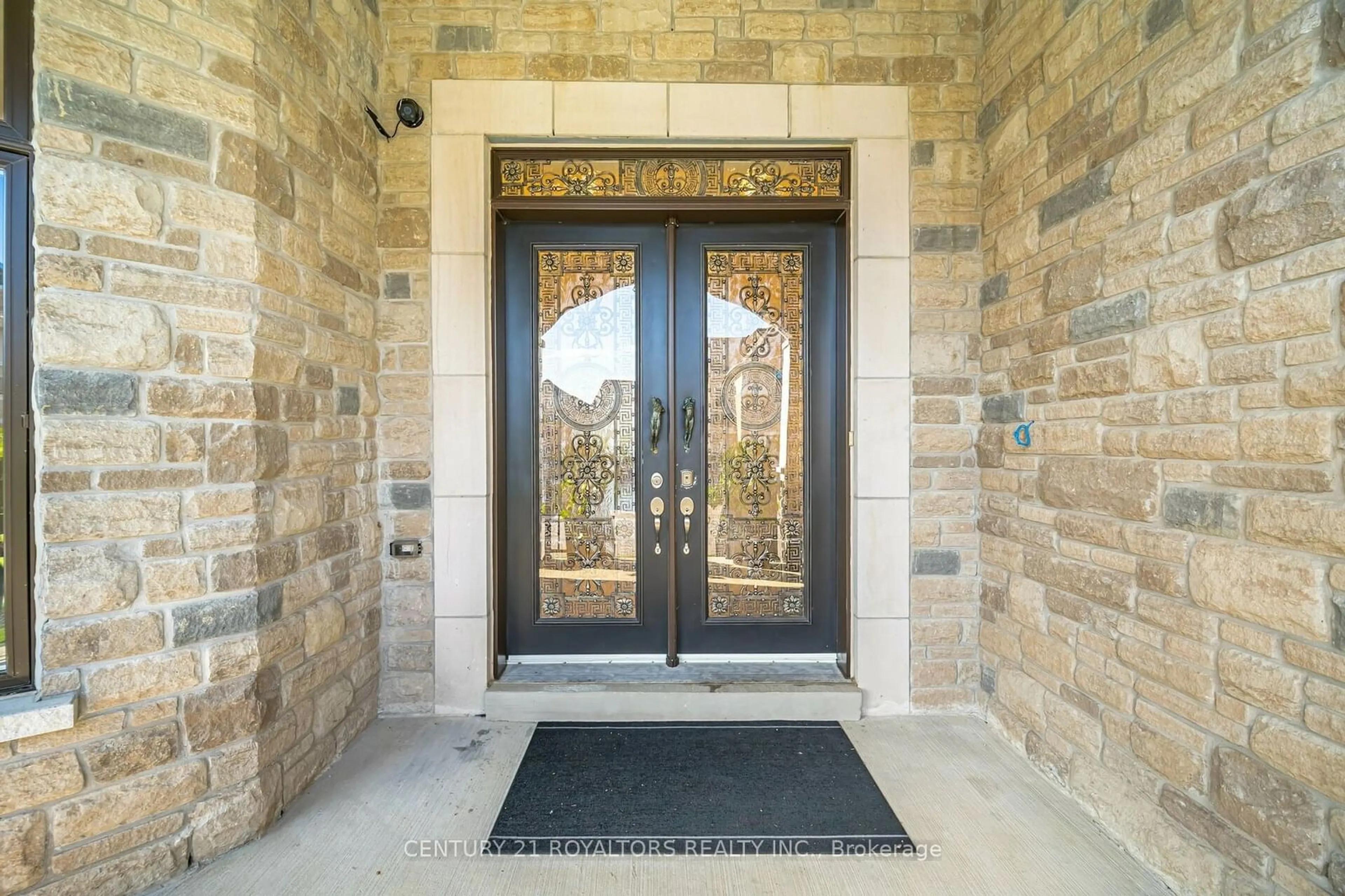 Indoor entryway for 36 Quintette Clse, Brampton Ontario L6P 0V2