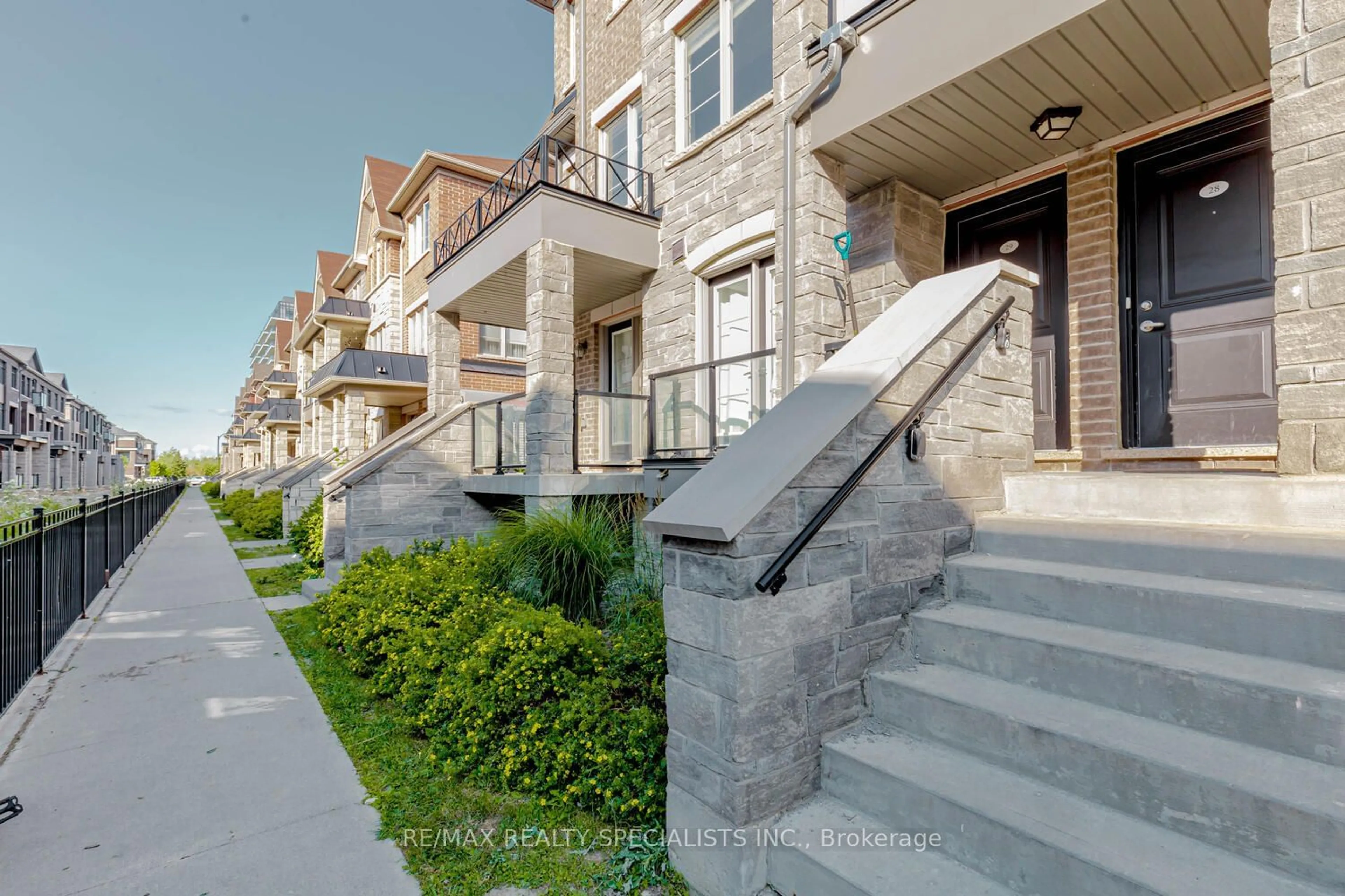 A pic from exterior of the house or condo for 200 Veterans Dr #28, Brampton Ontario L7A 4S6