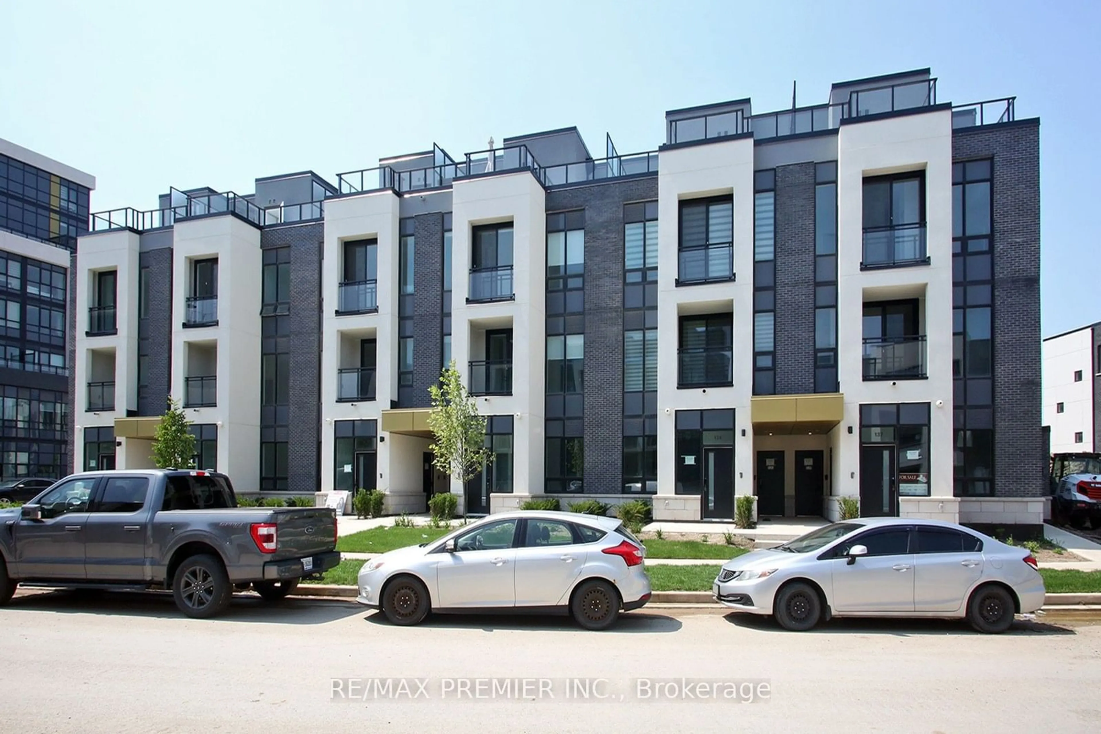 A pic from exterior of the house or condo for 3020 Trailside Dr #135, Oakville Ontario L6M 4M2