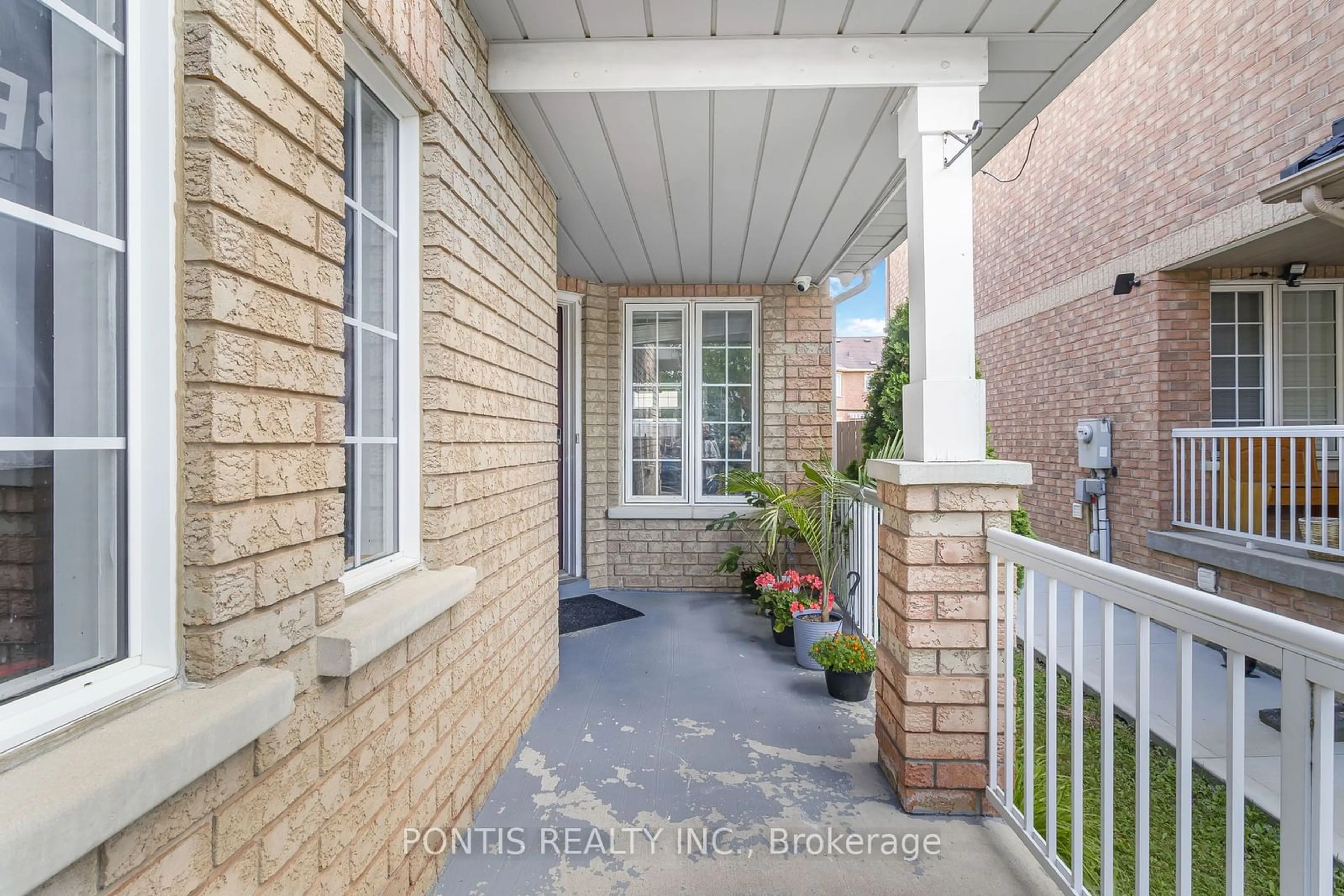 Indoor entryway for 10 Prince Cres, Brampton Ontario L7A 2C7