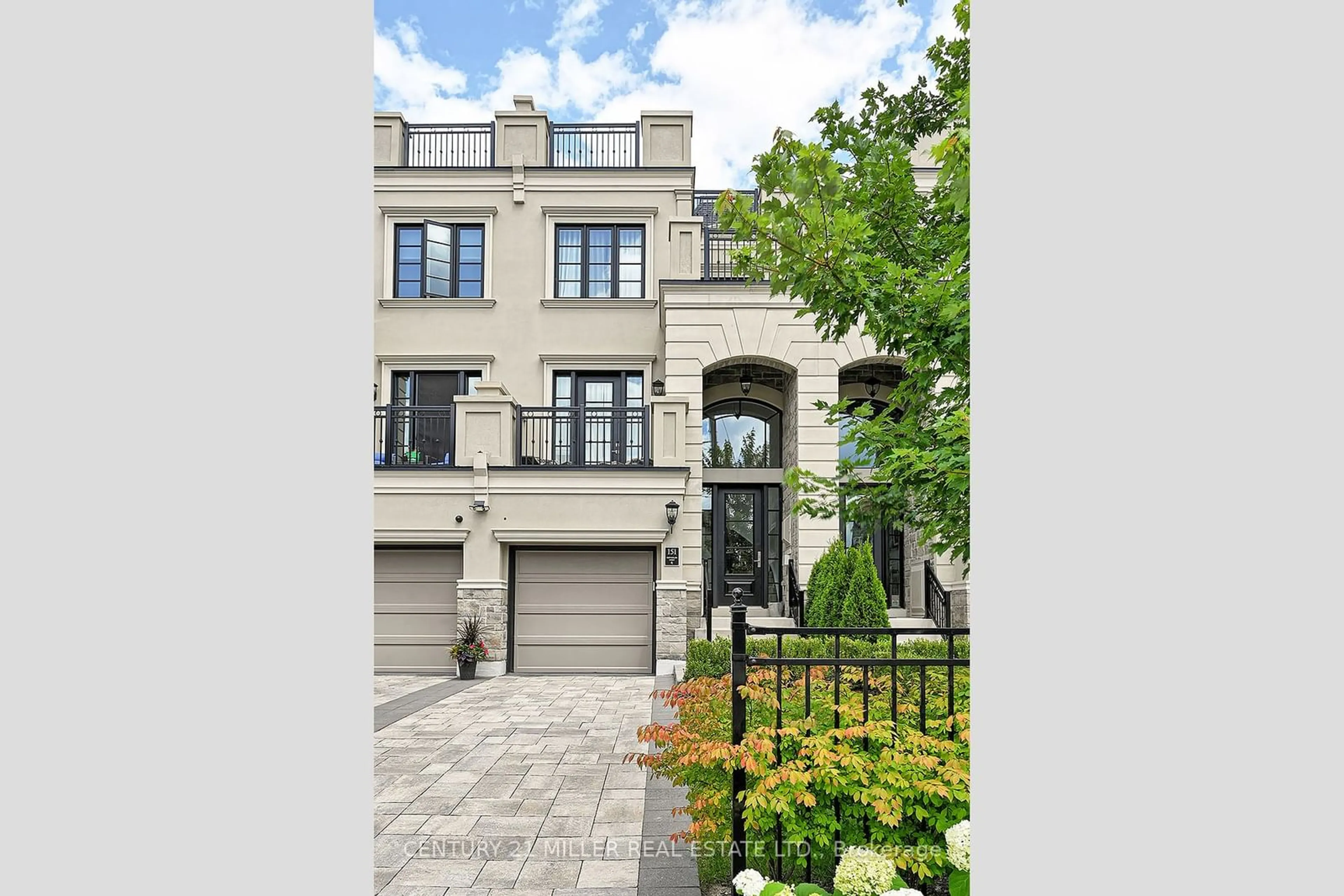 A pic from exterior of the house or condo for 151 Reynolds St, Oakville Ontario L6J 0A7