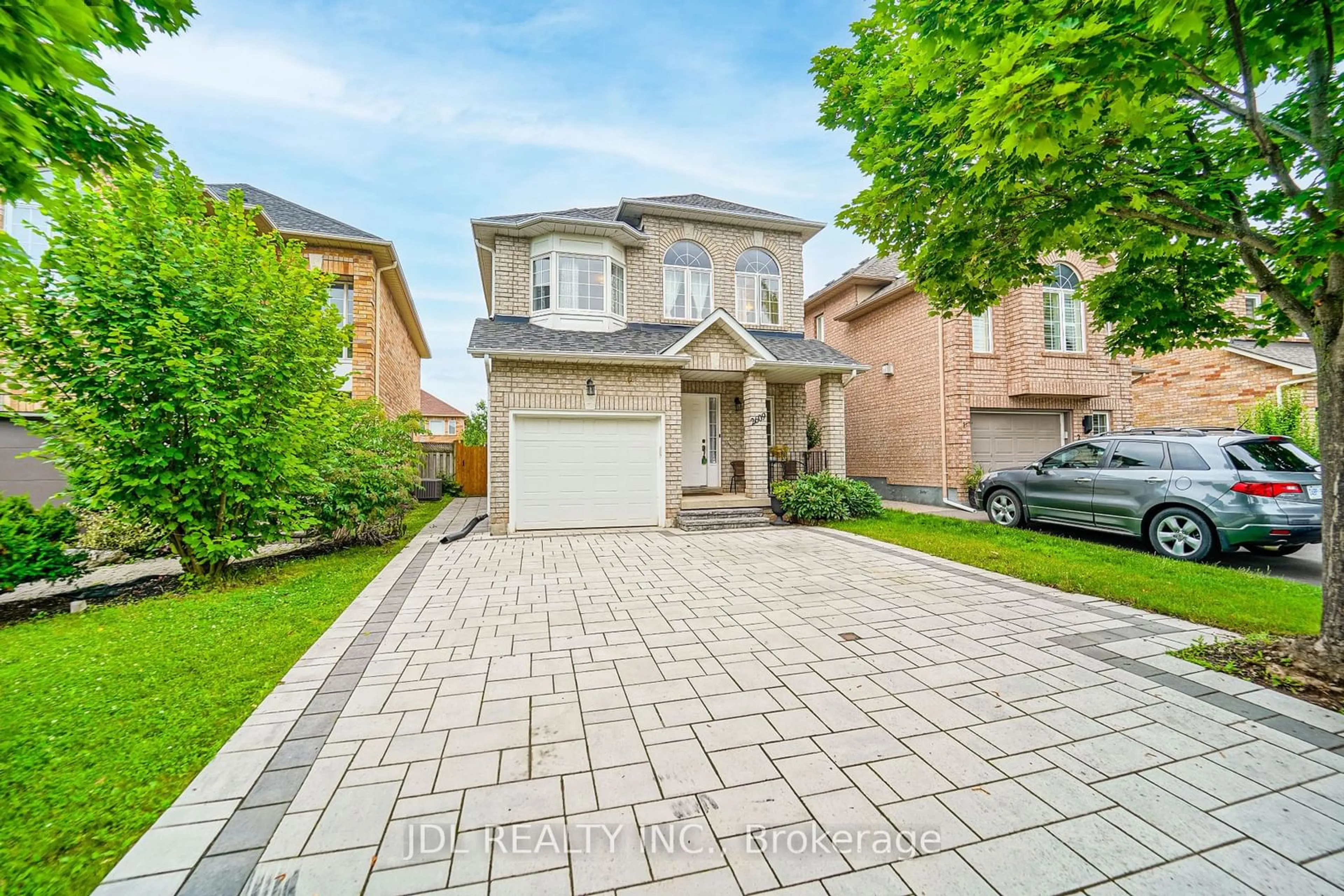 Frontside or backside of a home for 2609 Longridge Cres, Oakville Ontario L6H 6S1