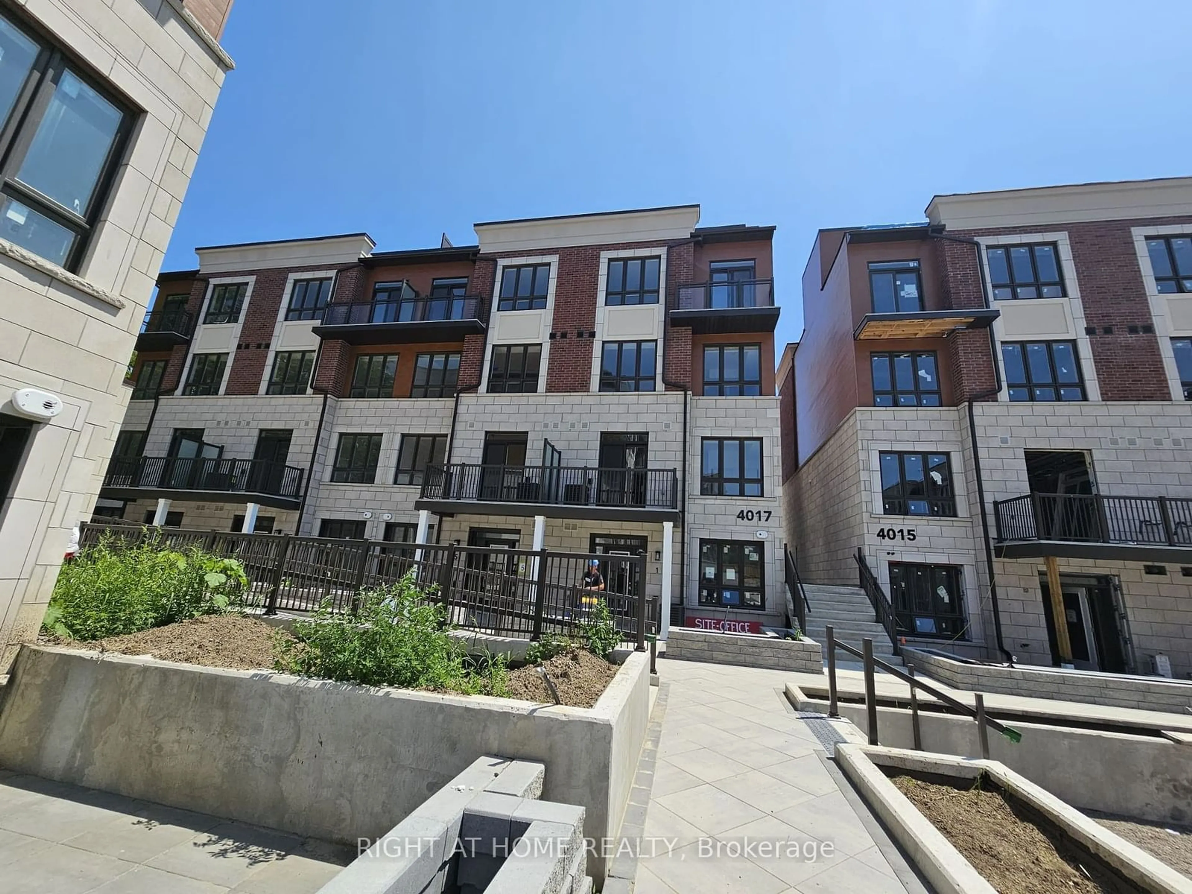 A pic from exterior of the house or condo for 4017 Hickory Dr #05, Mississauga Ontario L4W 1L1