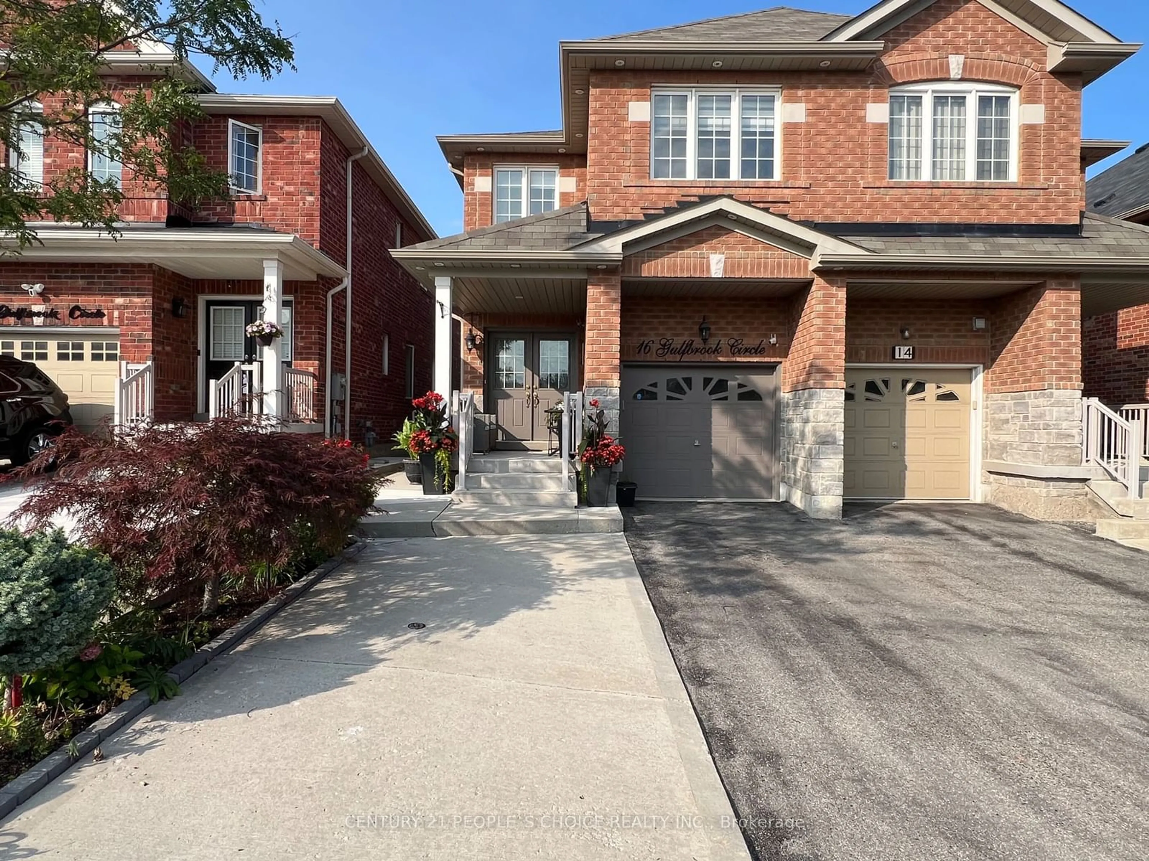 Home with brick exterior material for 16 Gulfbrook Circ, Brampton Ontario L6Z 0G4