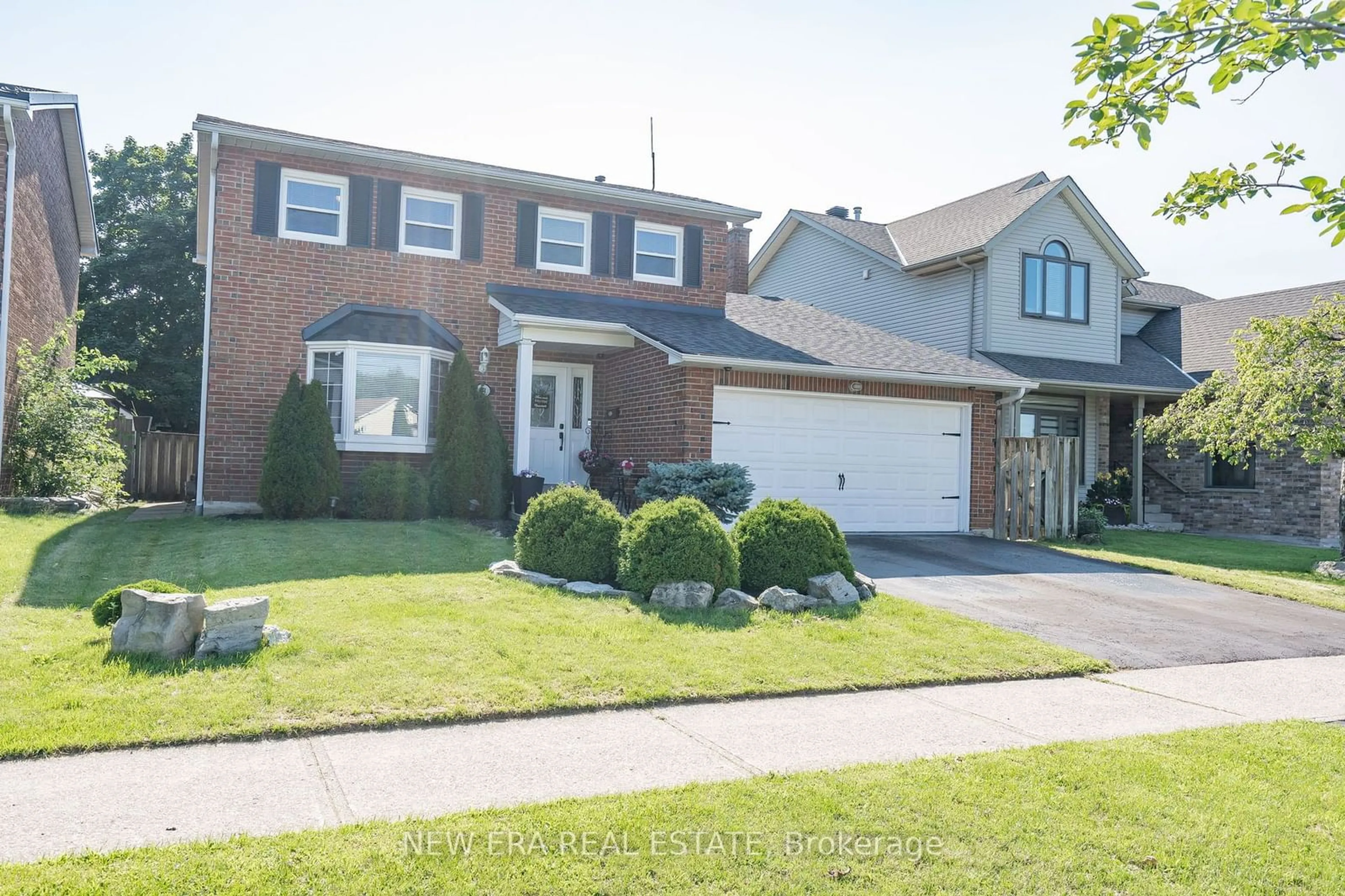 Frontside or backside of a home for 674 Laurier Ave, Milton Ontario L9T 4R5