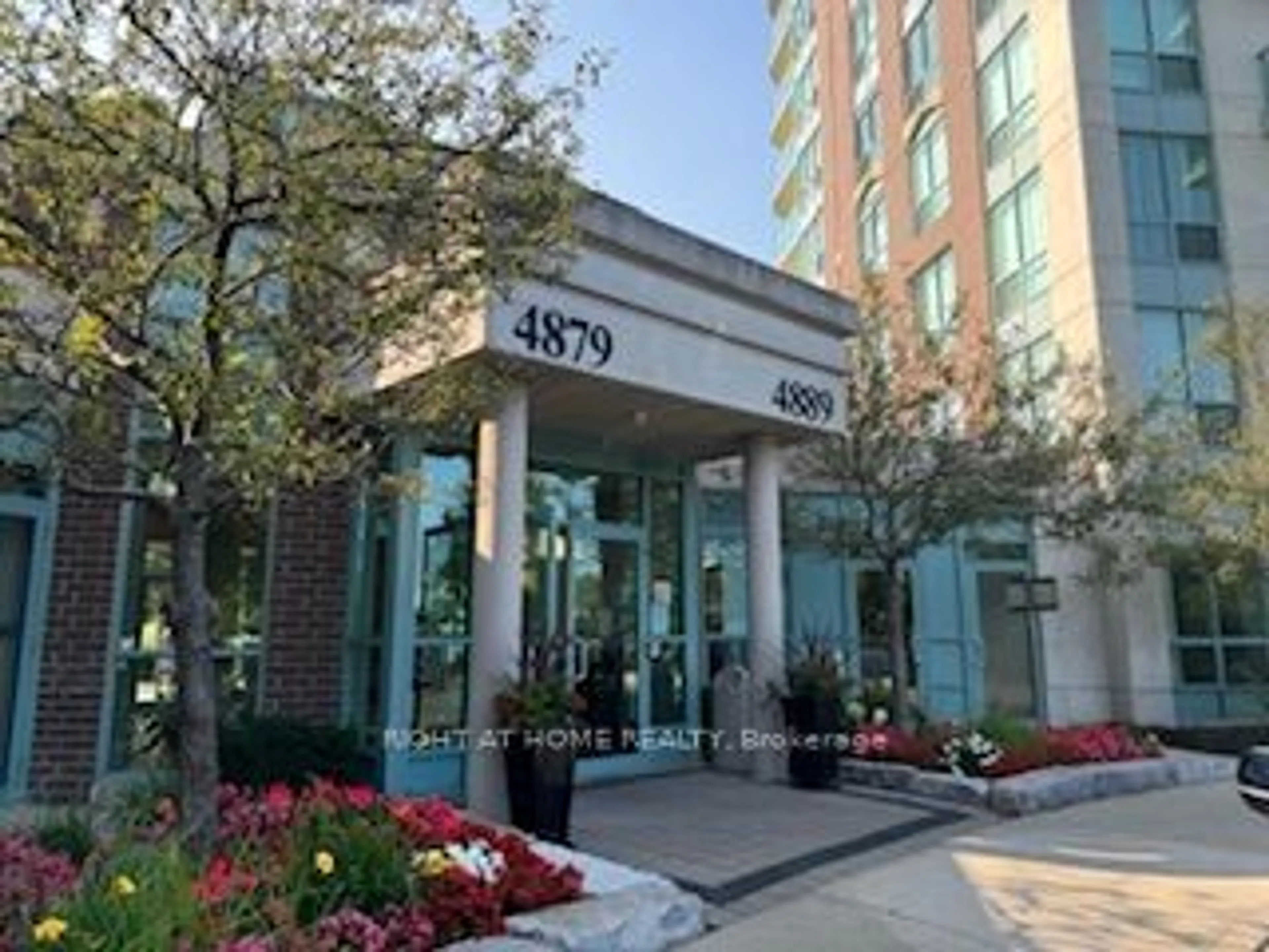 Indoor lobby for 4889 Kimbermount Ave #1402, Mississauga Ontario L5M 7R9