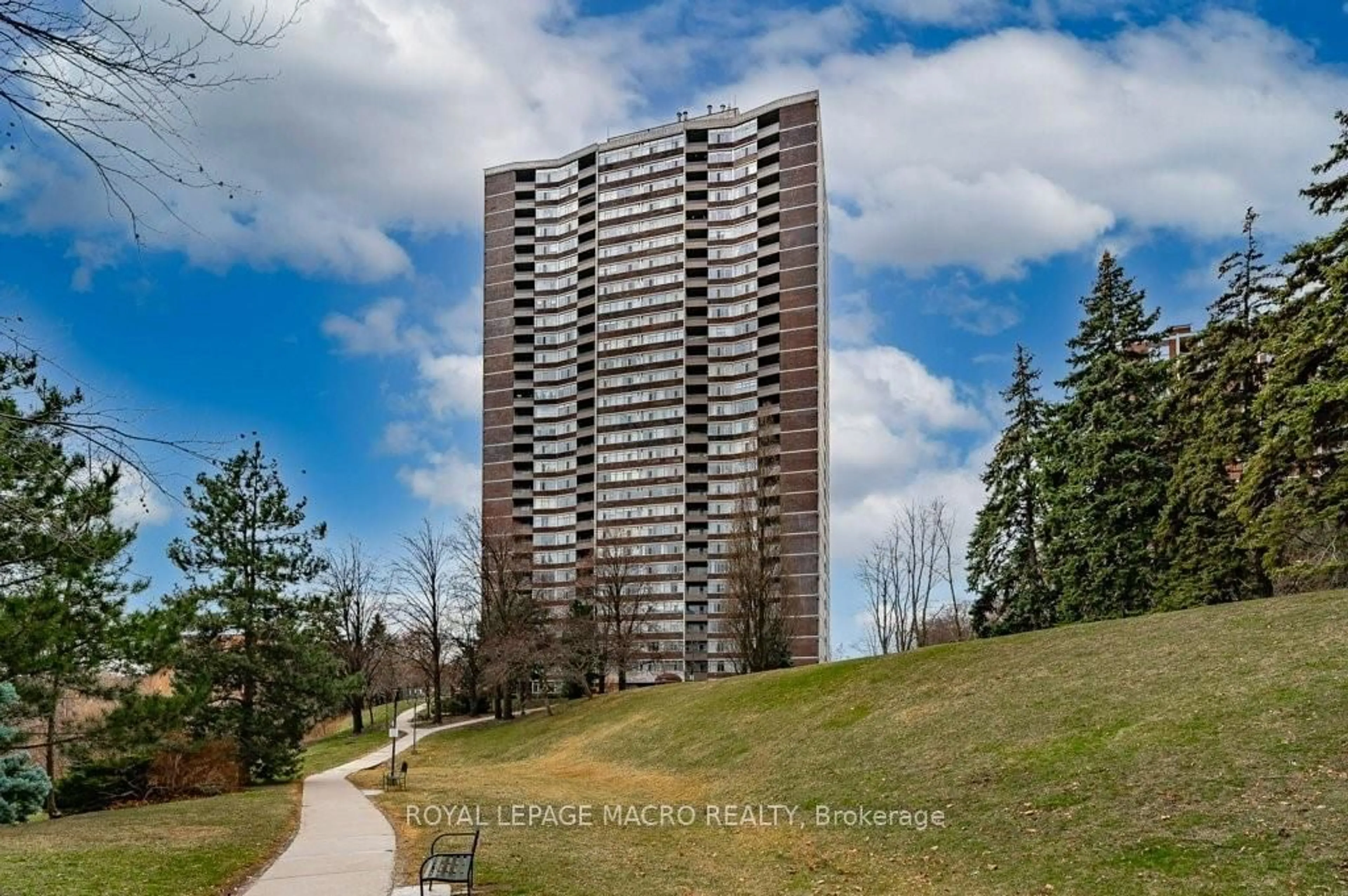 A pic from exterior of the house or condo for 3100 Kirwin Ave #2102, Mississauga Ontario L5A 3S6