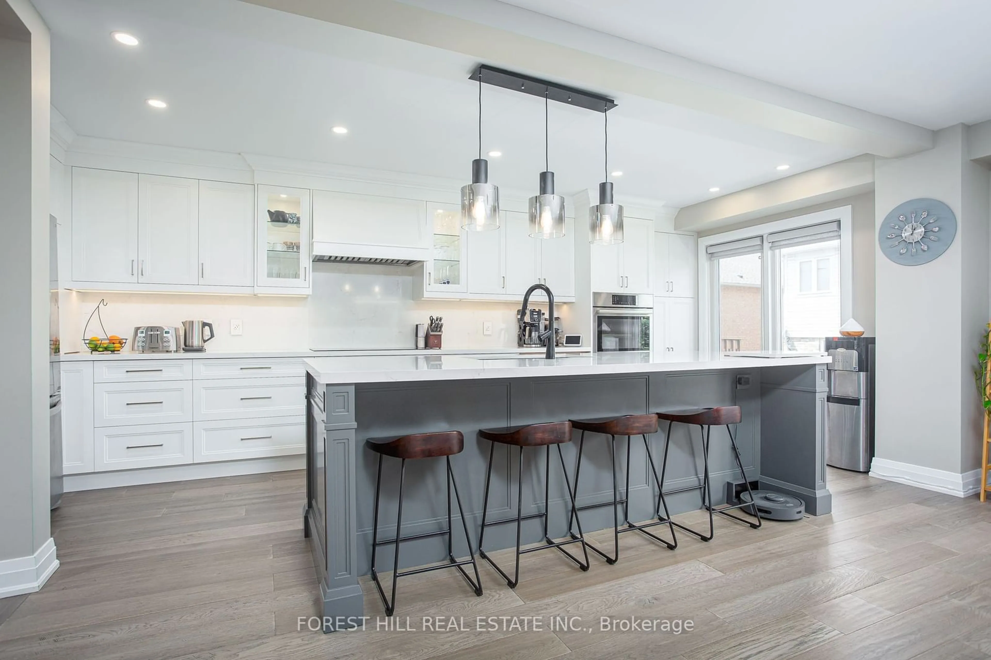 Contemporary kitchen for 3082 Highbourne Cres, Oakville Ontario L6M 5H1