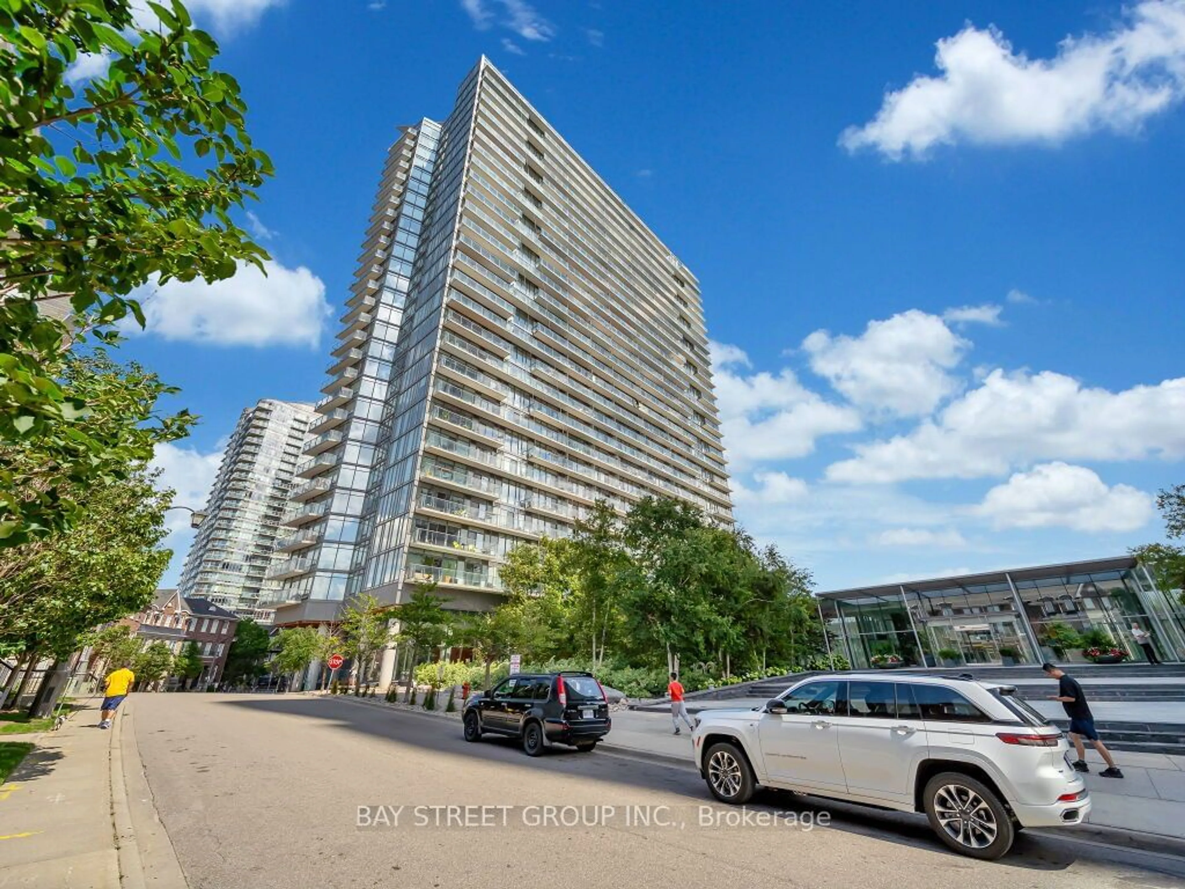 A pic from exterior of the house or condo for 105 The Queensway Ave, Toronto Ontario M6G 5B5