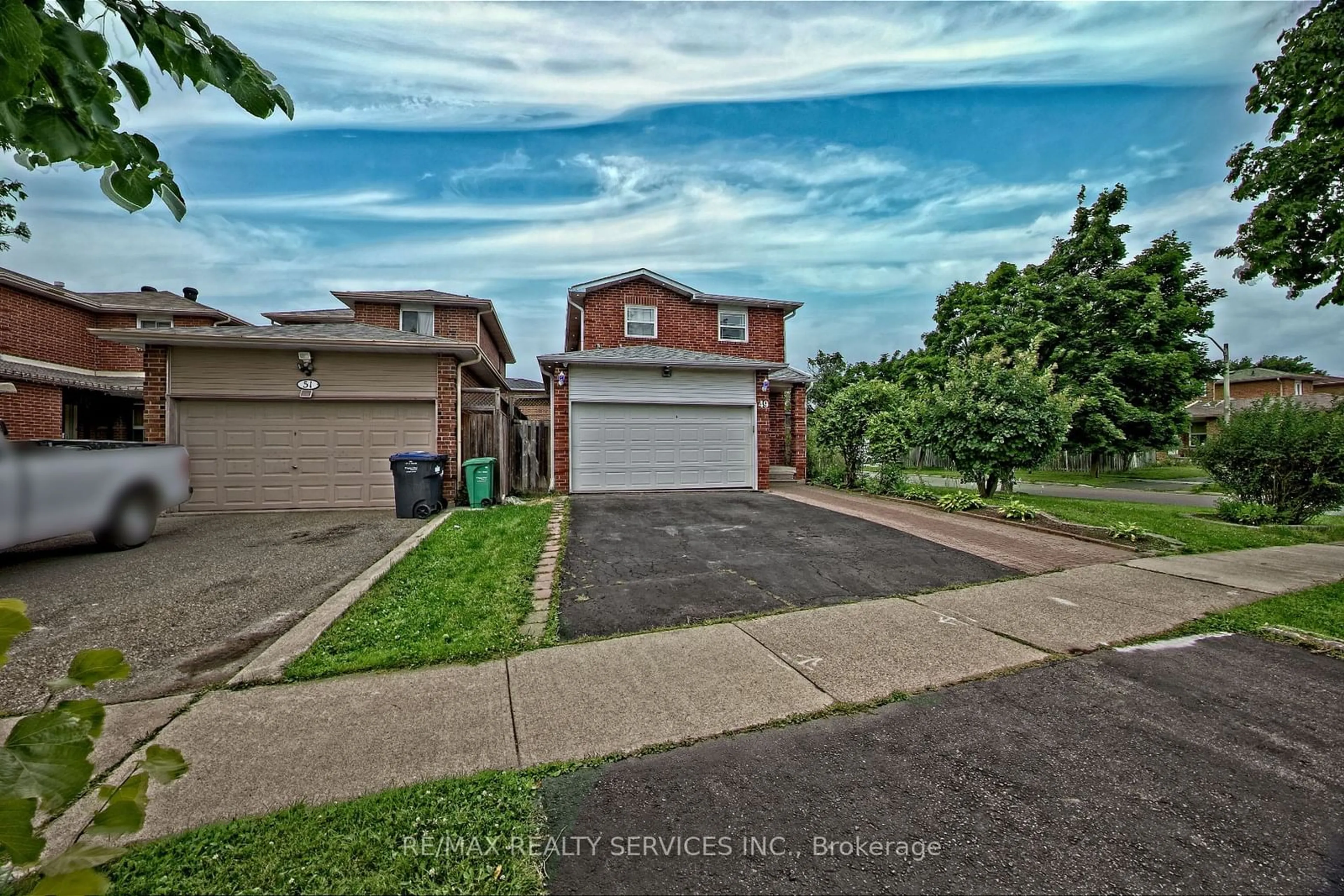 A pic from exterior of the house or condo for 49 Ecclestone Dr, Brampton Ontario L6X 3N2