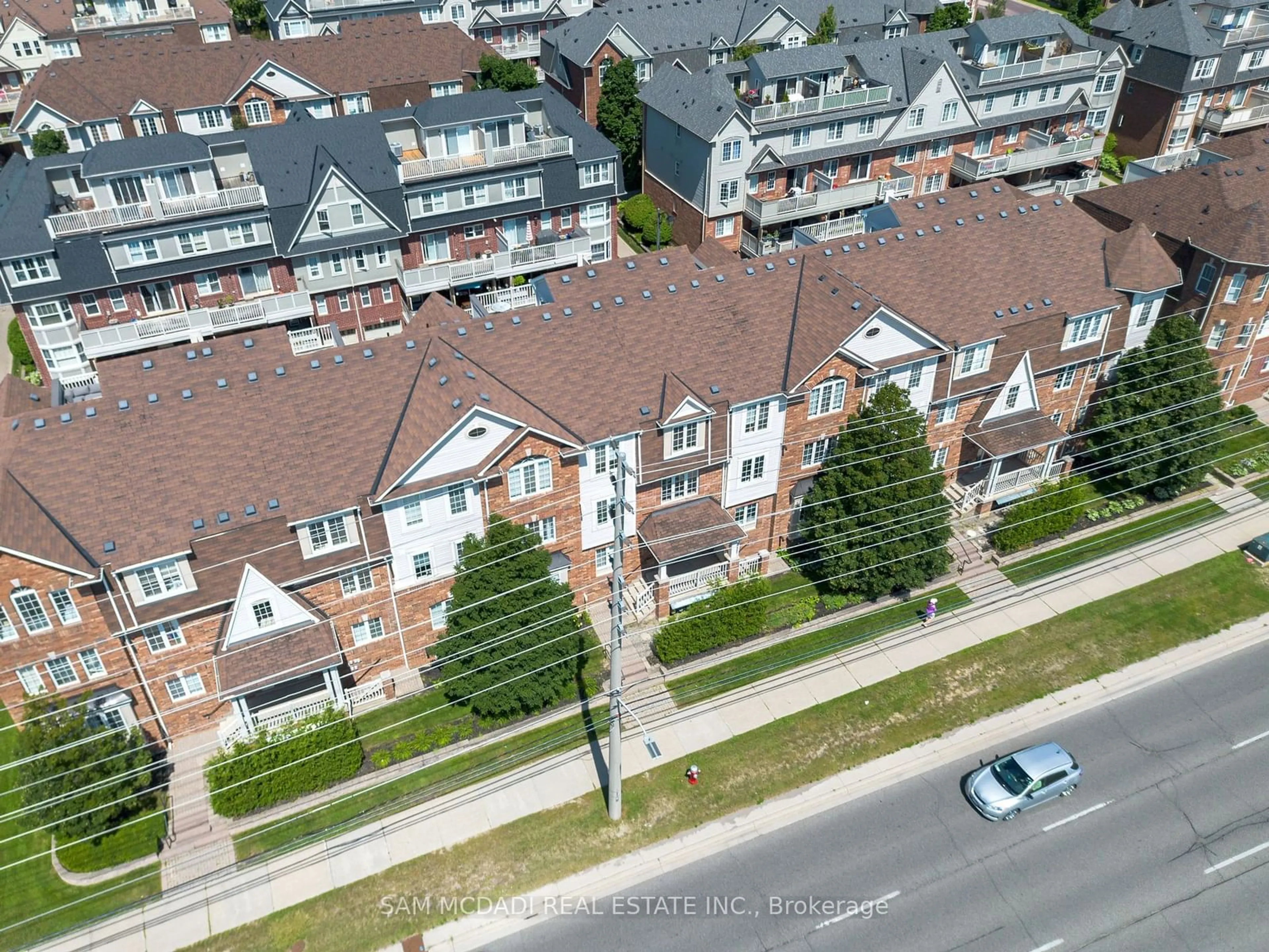 A pic from exterior of the house or condo for 619 Dundas St #5, Mississauga Ontario L5B 0B5