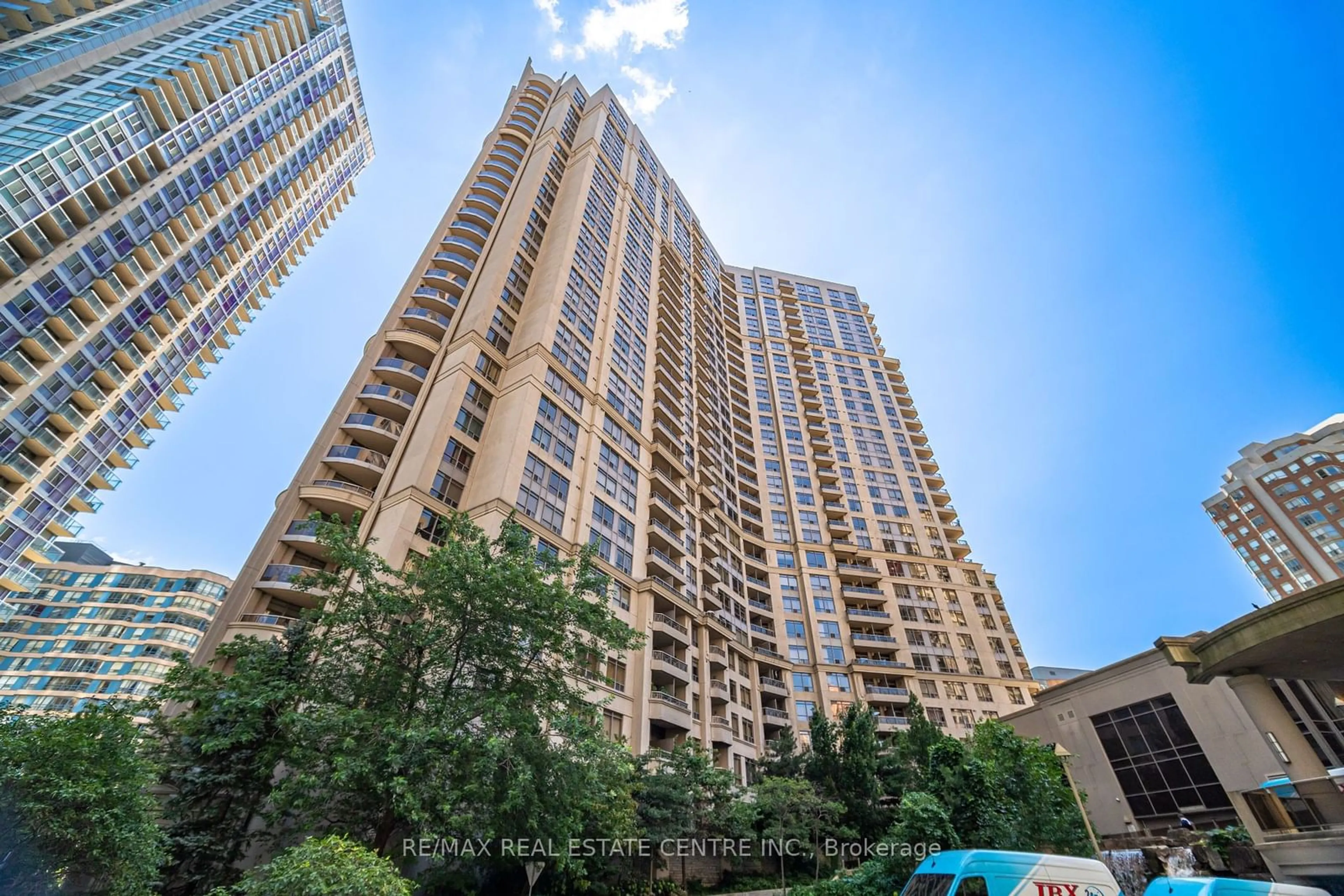 A pic from exterior of the house or condo for 3880 Duke Of York Blvd #1610, Mississauga Ontario L5B 4M7