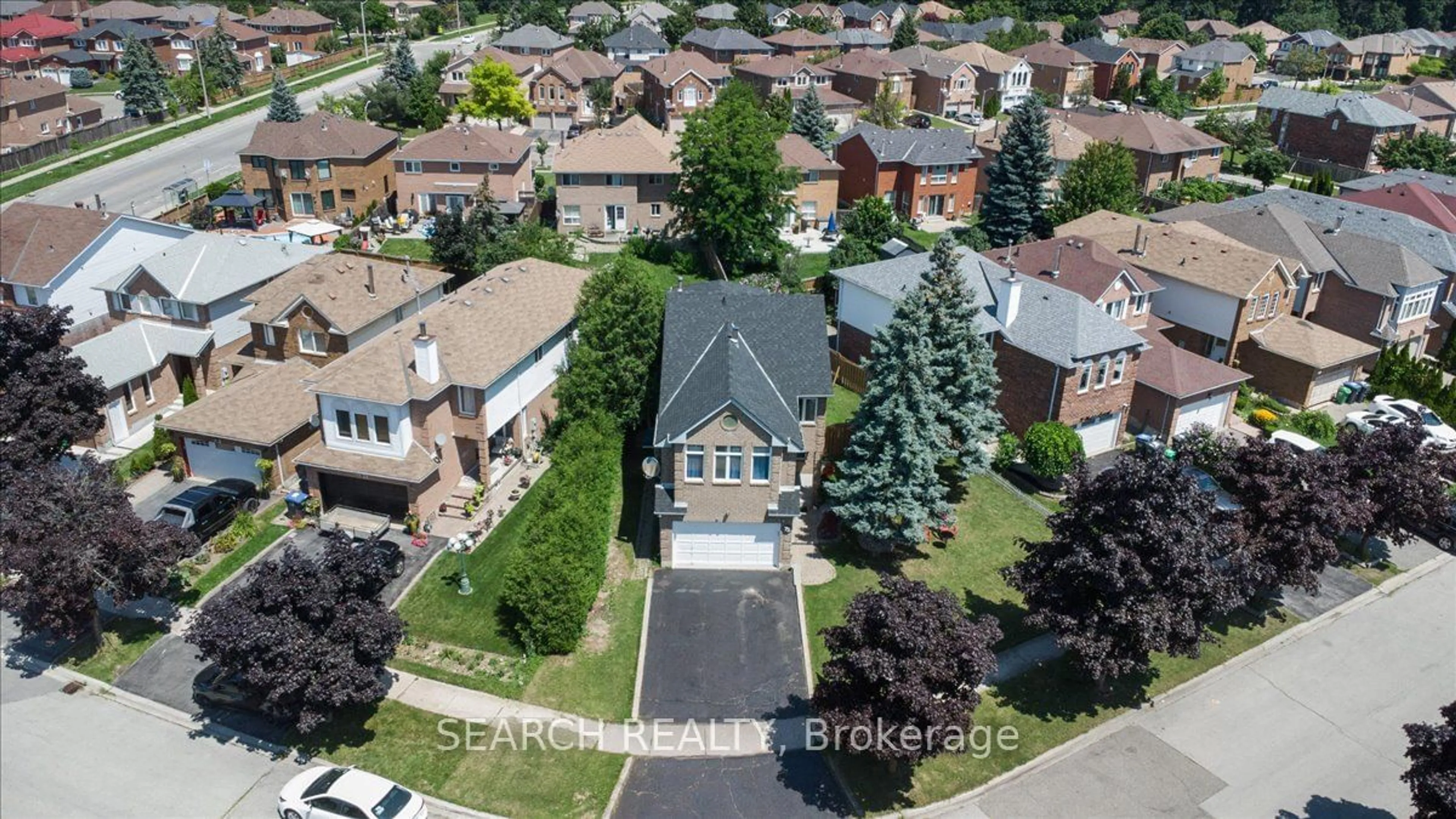 Frontside or backside of a home for 73 Wooliston Cres, Brampton Ontario L6Y 4J4