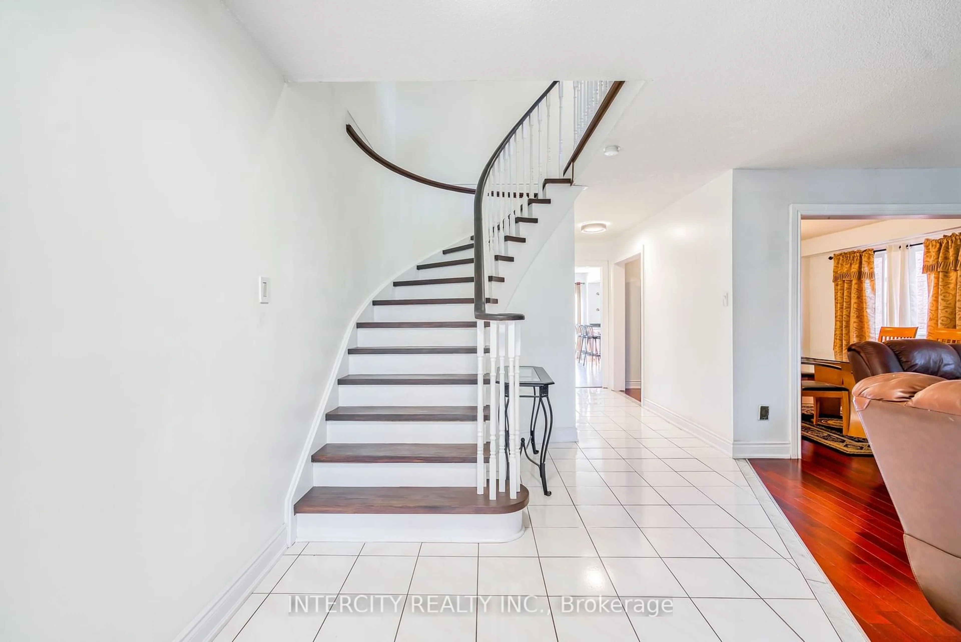 Stairs for 36 Merganser Cres, Brampton Ontario L6W 4E7