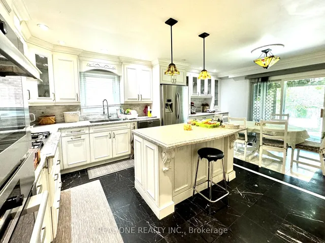 Additional property image - 403 Glenashton Dr