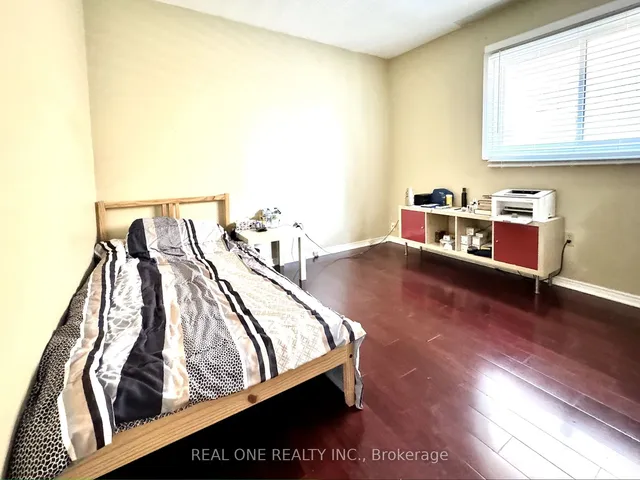Additional property image - 403 Glenashton Dr