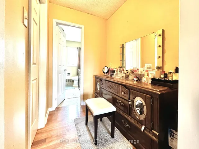 Additional property image - 403 Glenashton Dr