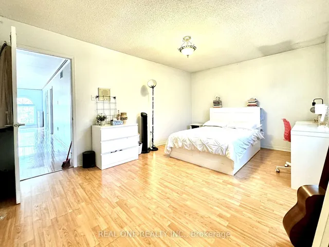 Additional property image - 403 Glenashton Dr