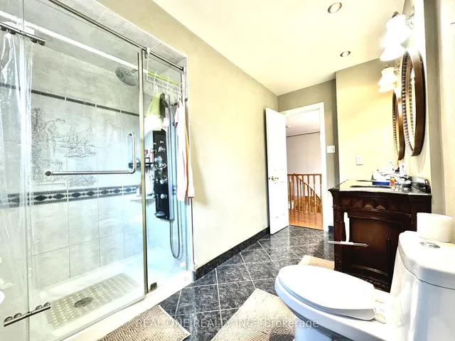 Additional property image - 403 Glenashton Dr