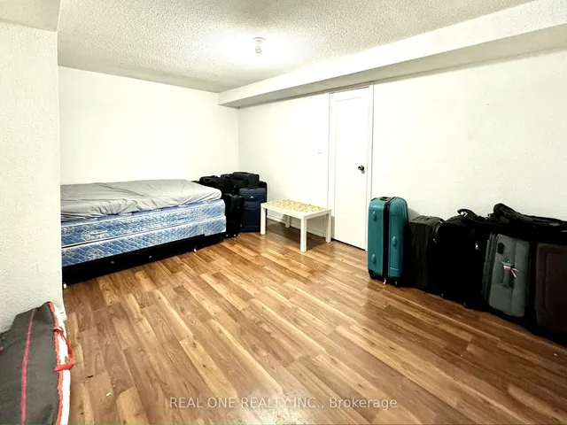 Additional property image - 403 Glenashton Dr