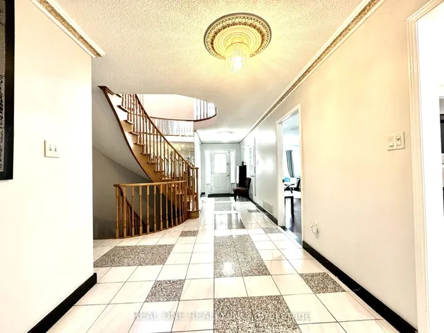 Additional property image - 403 Glenashton Dr