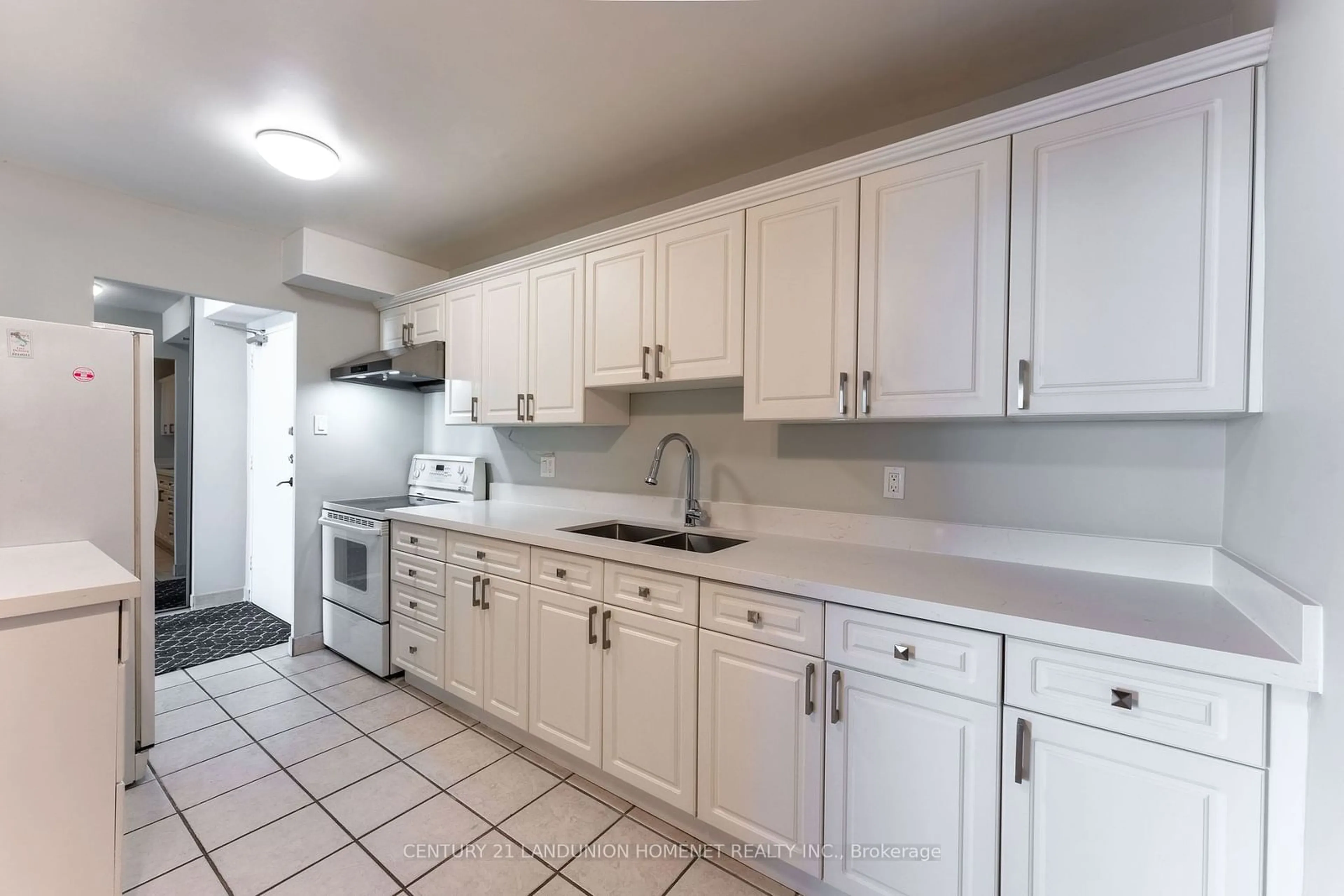 Standard kitchen for 362 THE EAST MALL Dr #703, Toronto Ontario M9B 6C4
