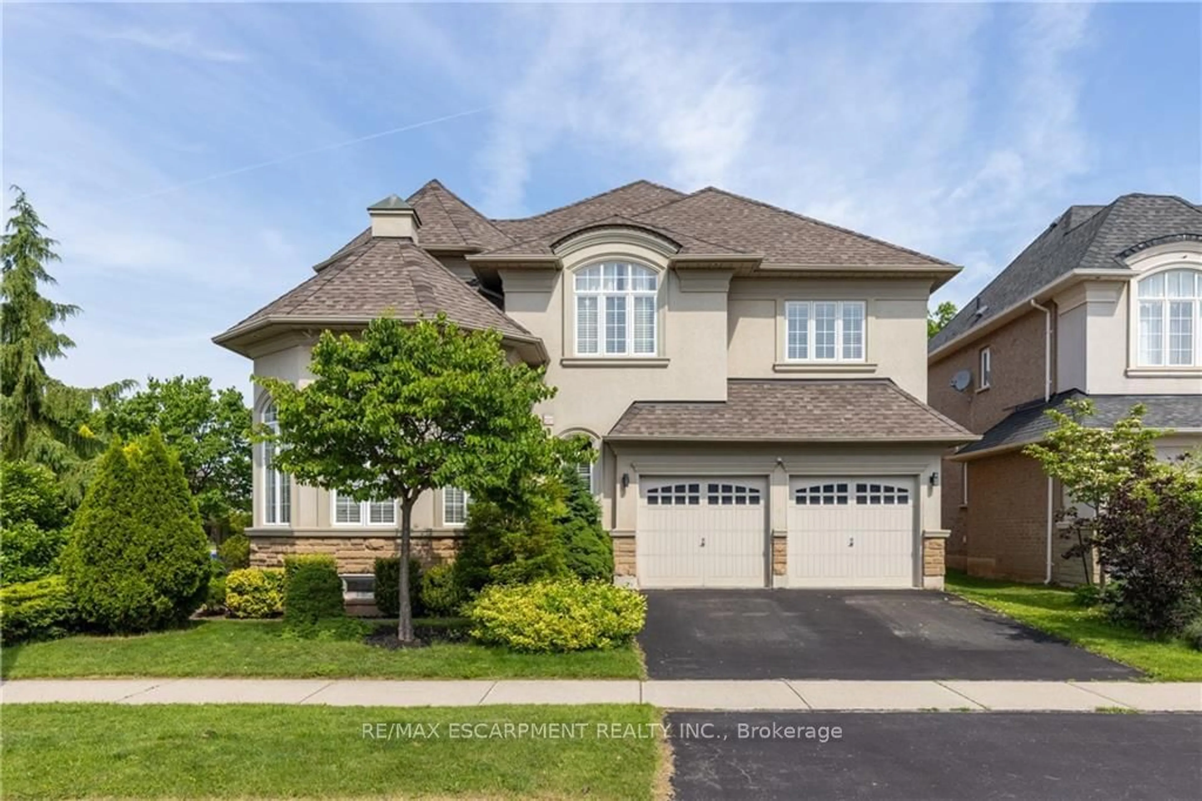 Frontside or backside of a home for 3301 Springflower Way, Oakville Ontario L6L 6V6