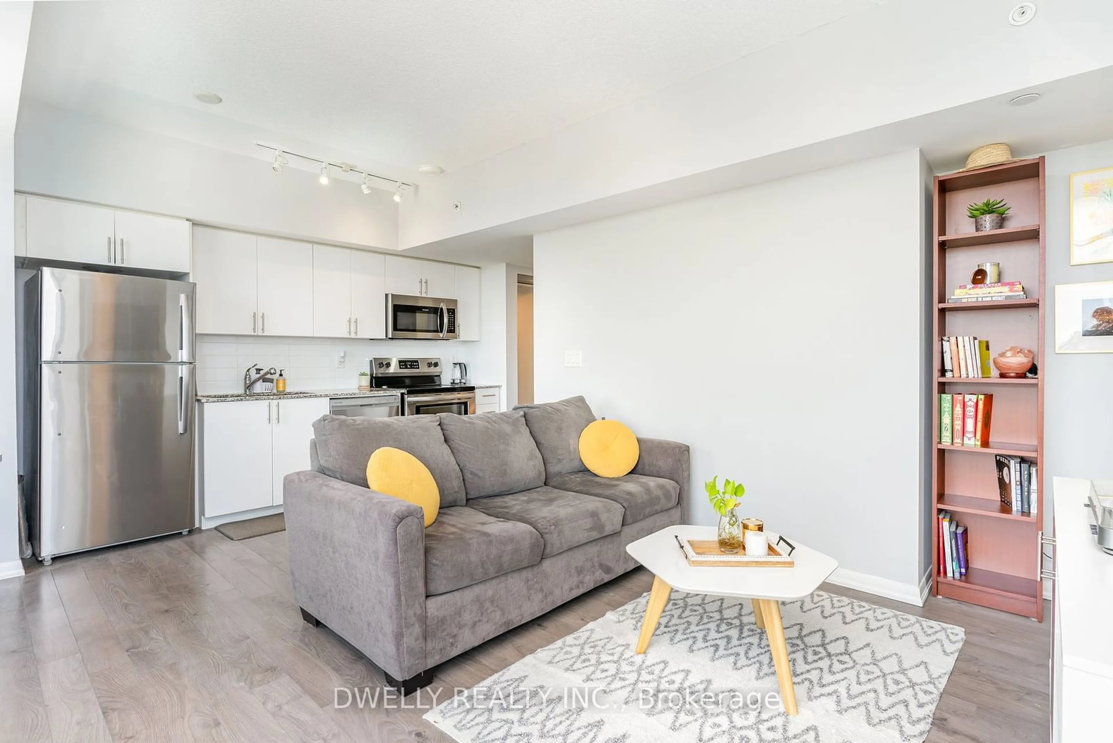 Living room for 3091 Dufferin St #1505, Toronto Ontario M6A 0C4