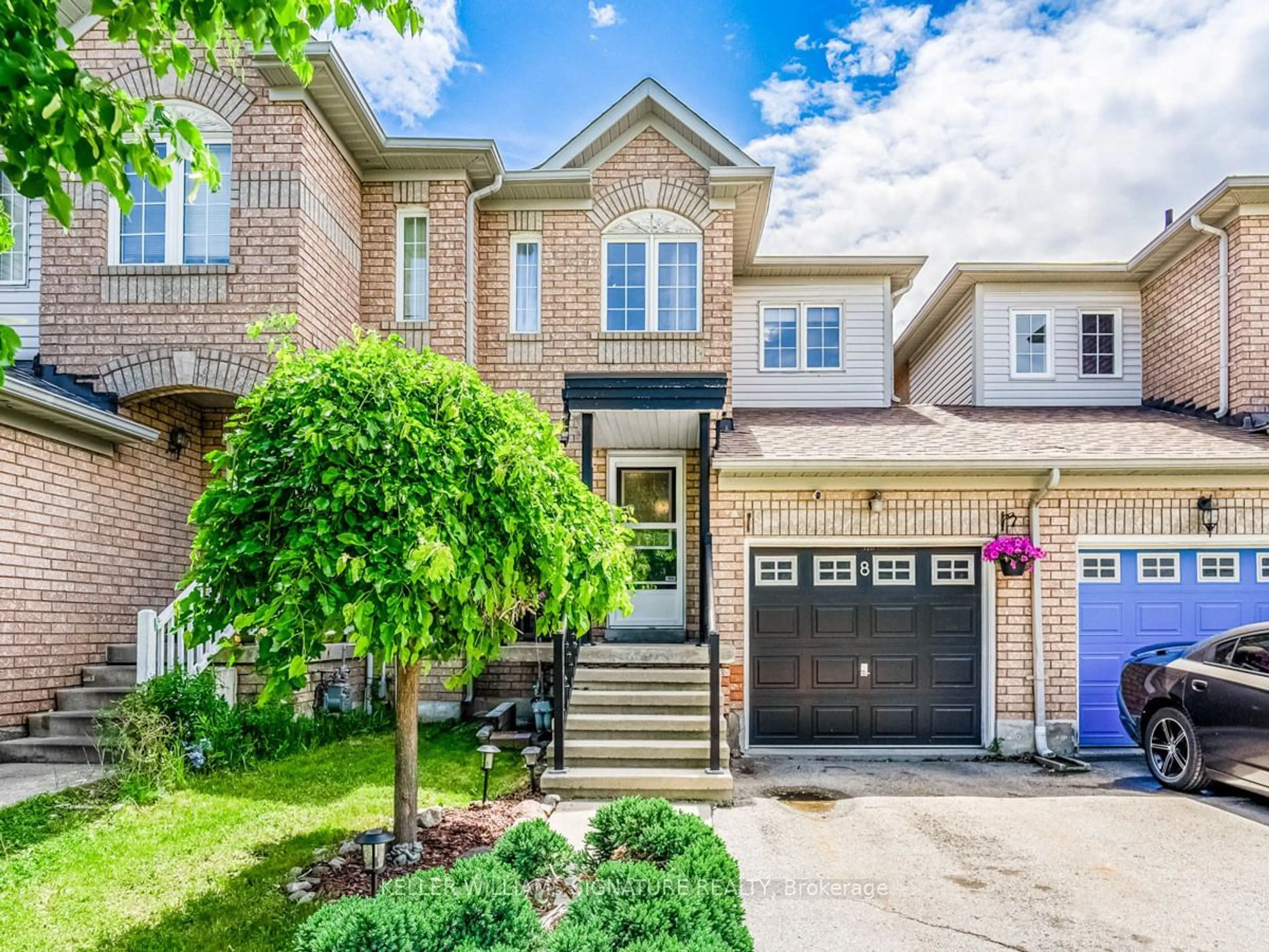 Home with brick exterior material for 8 Thunderbird Tr, Brampton Ontario L6R 2T3