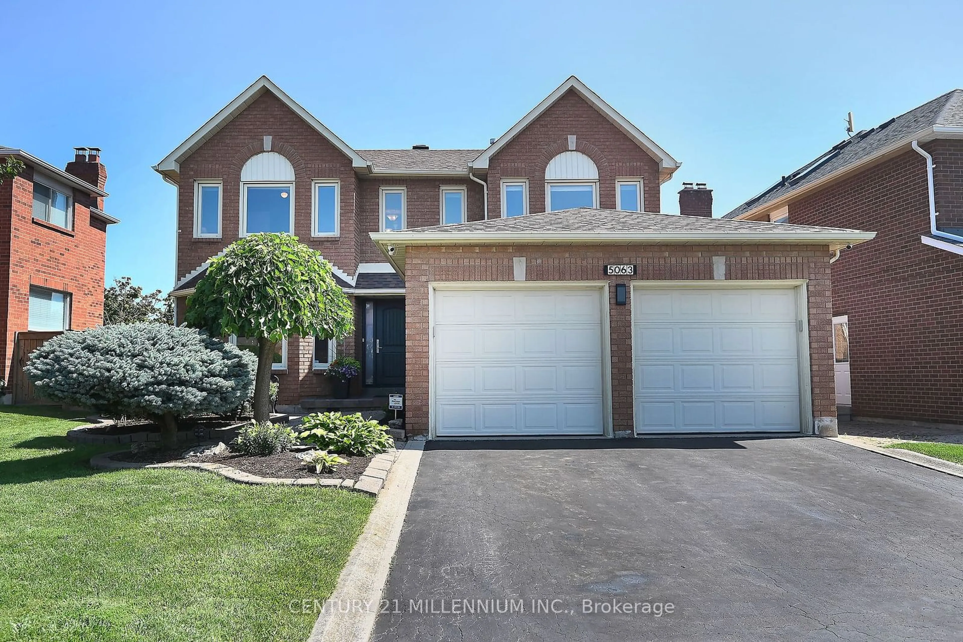 Frontside or backside of a home for 5063 Delaware Dr, Mississauga Ontario L4Z 2Z3