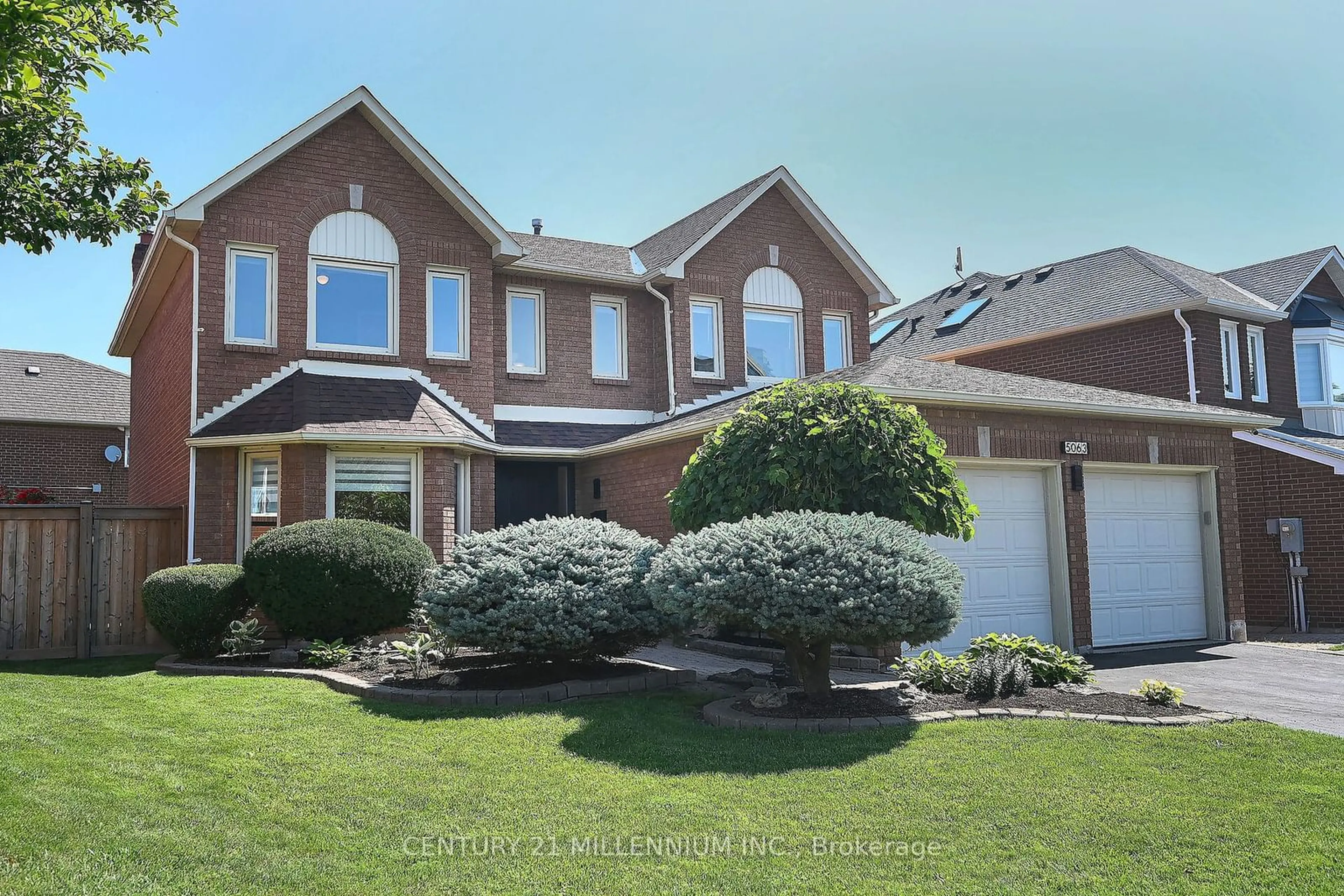 Frontside or backside of a home for 5063 Delaware Dr, Mississauga Ontario L4Z 2Z3