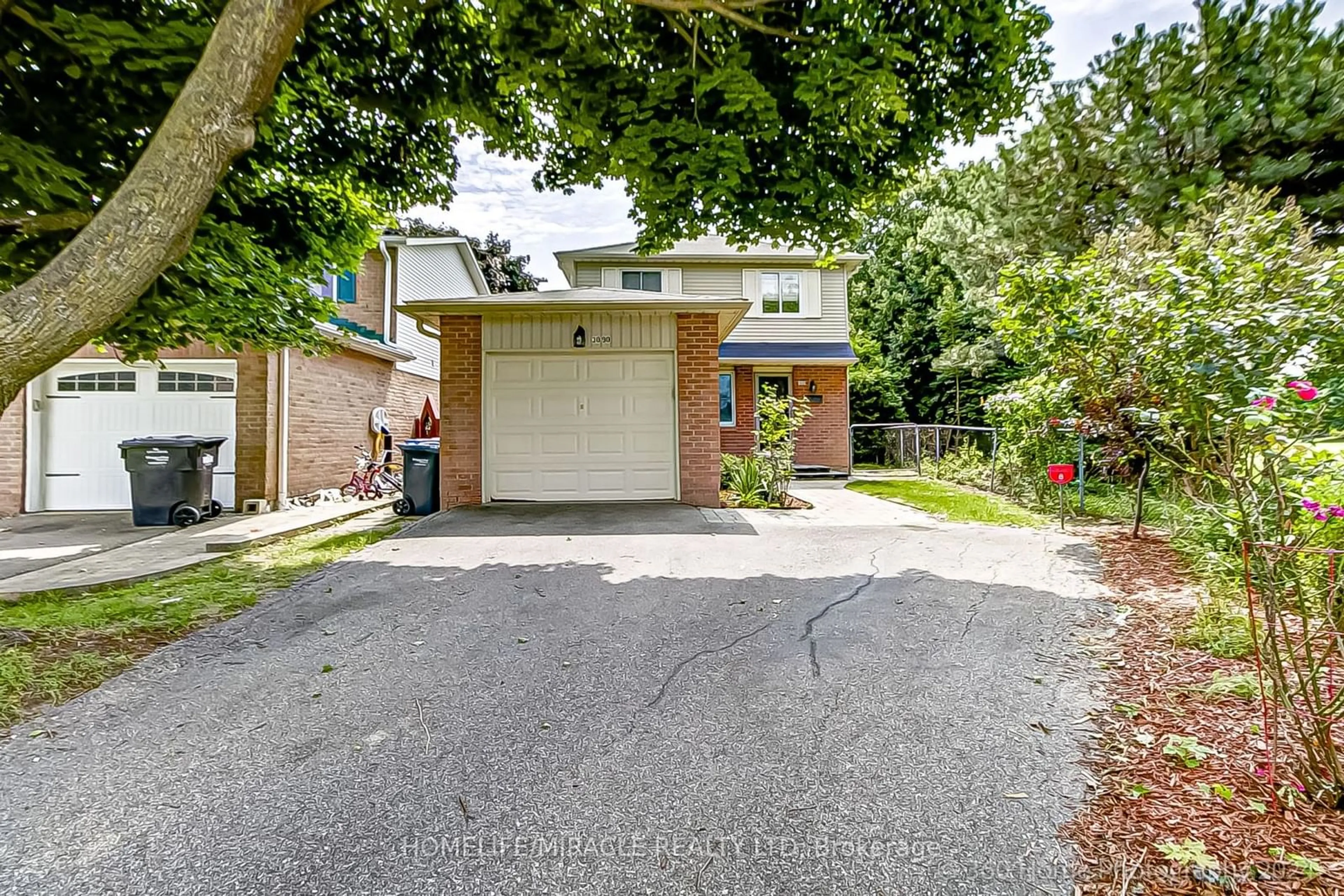 Street view for 3090 Patrick Cres, Mississauga Ontario L5N 3G5