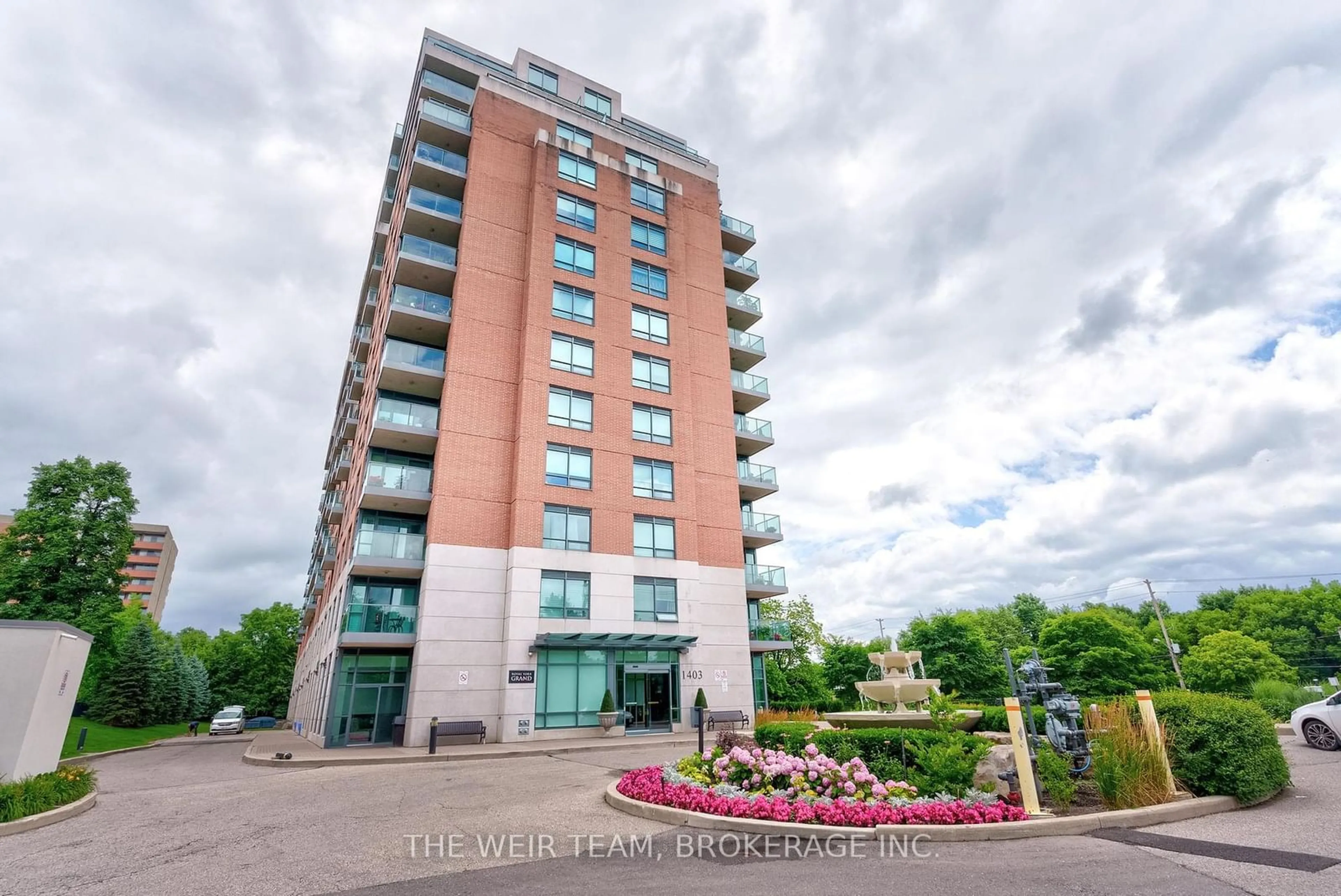 A pic from exterior of the house or condo for 1403 Royal York Rd #1004, Toronto Ontario M9P 0A1