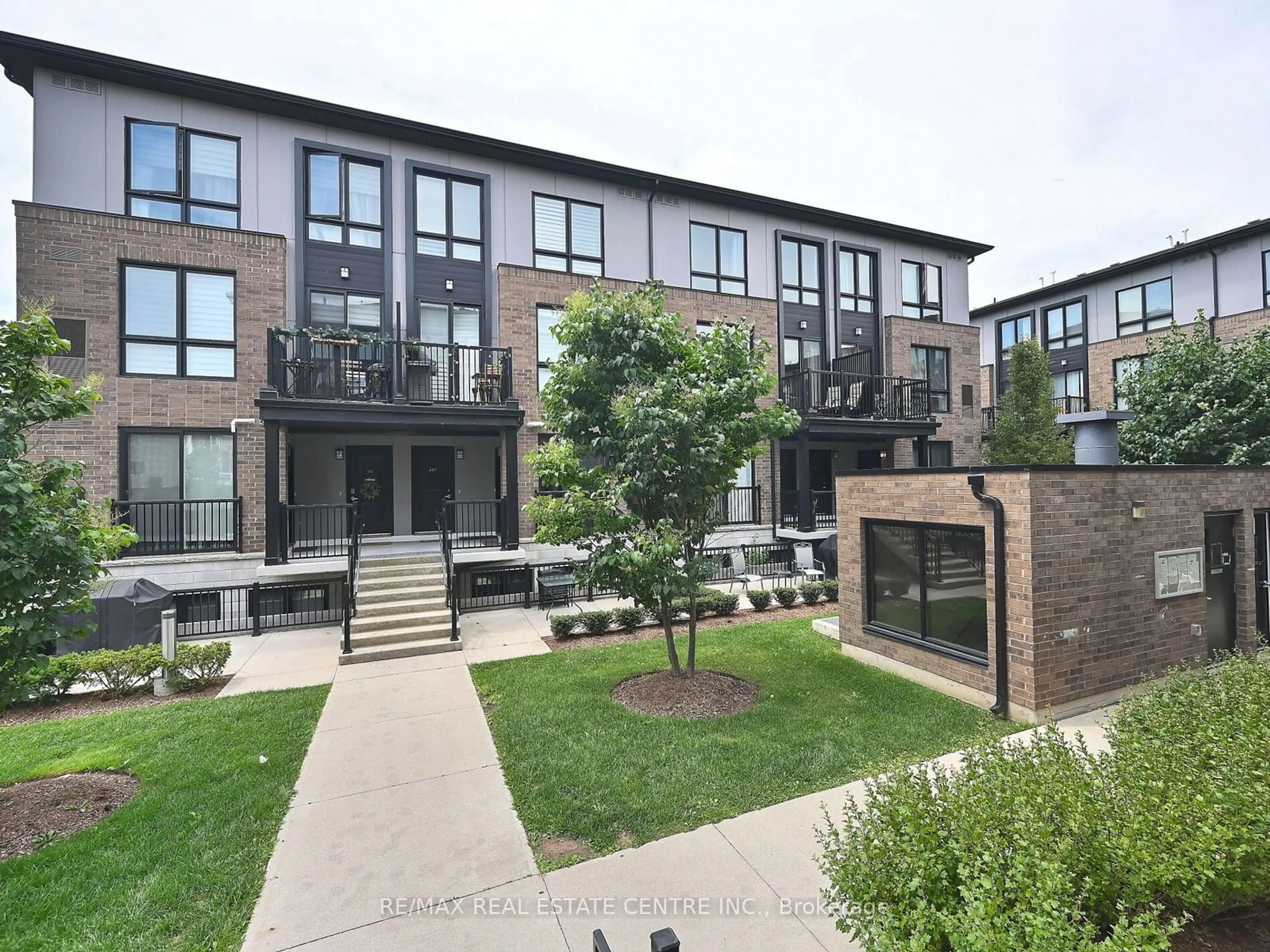 A pic from exterior of the house or condo for 1210 Main St #206, Milton Ontario L9T 8P6